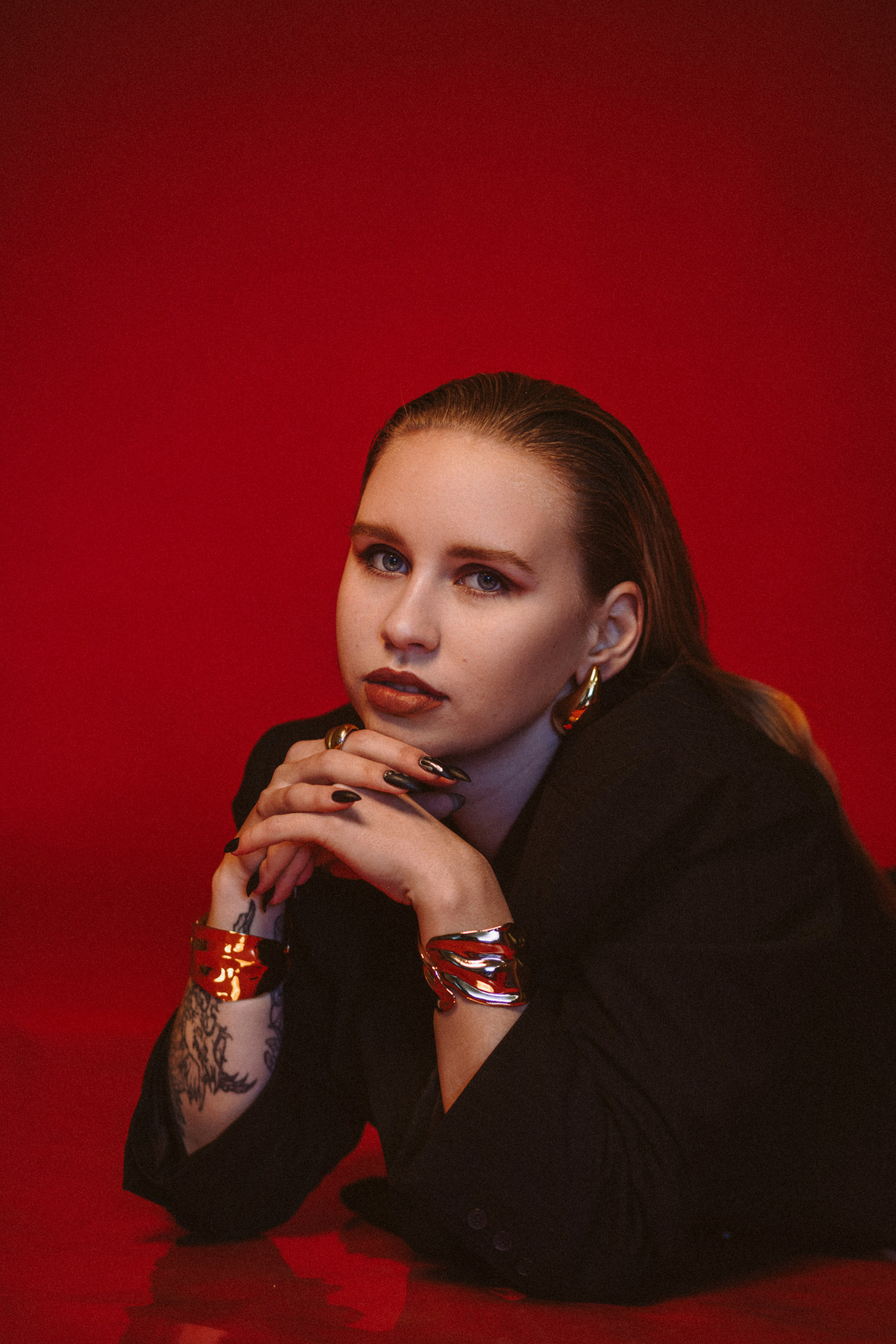 Арина на красном. Семейный фотограф в Вышнем Волочке — Ульяна Иванова | Фотосессии для всей семьи