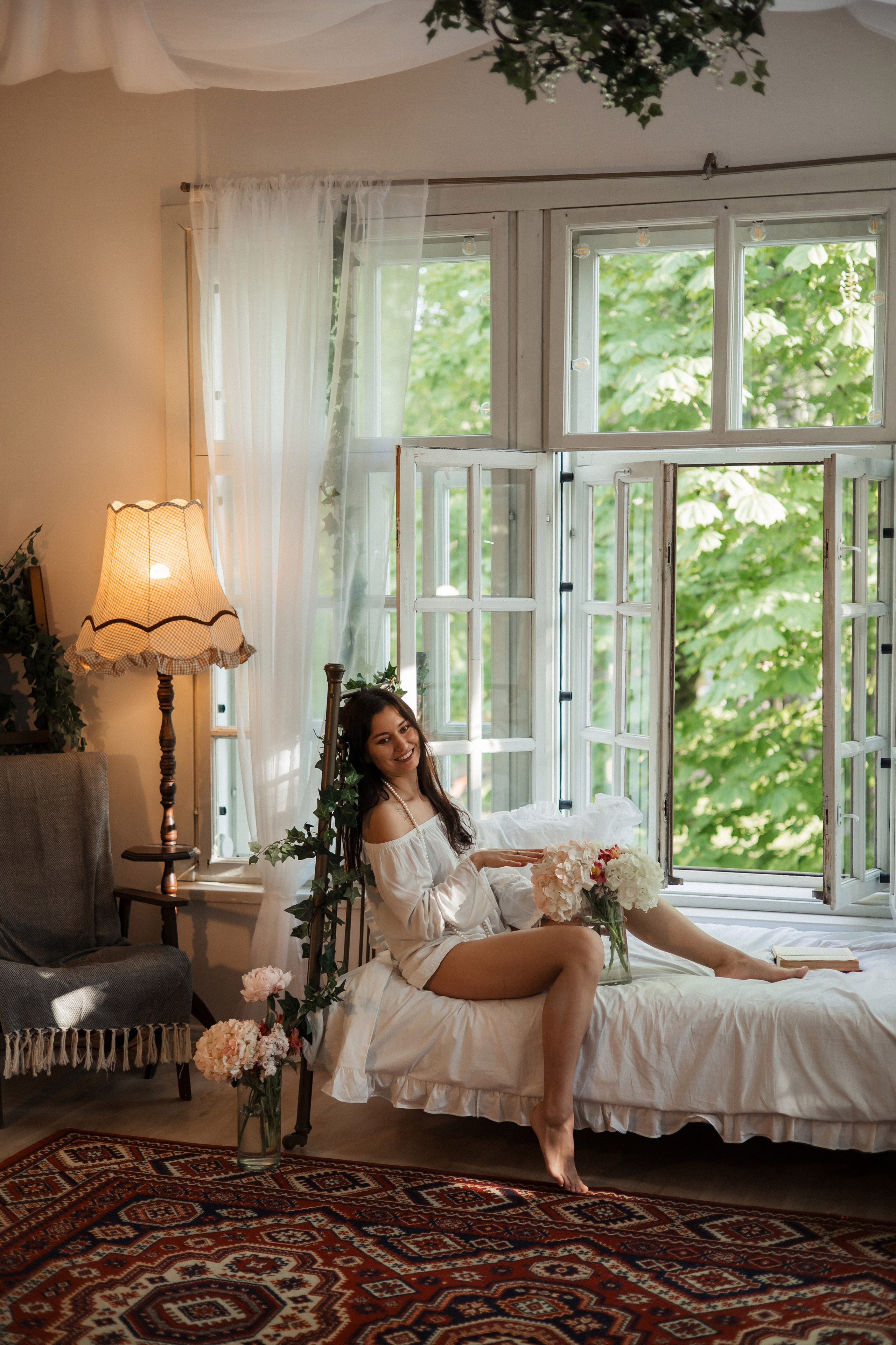 На балкончике. ФОТОГРАФ РОЗА ФИЛИНА СПб I МОСКВА