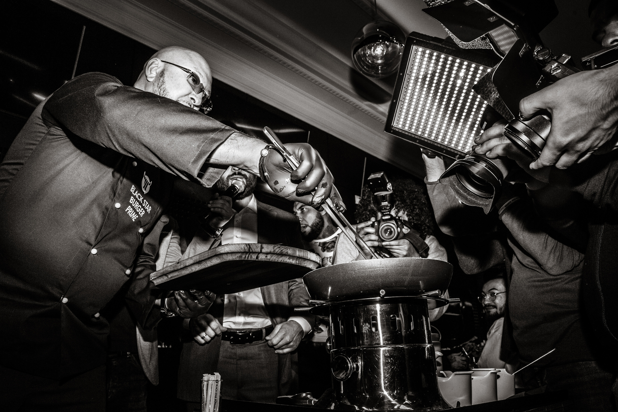 Открытие Black Star Burger Prime в Европейском. Свадебные фотосессии в Москве. Фотограф Сергей Ржевский