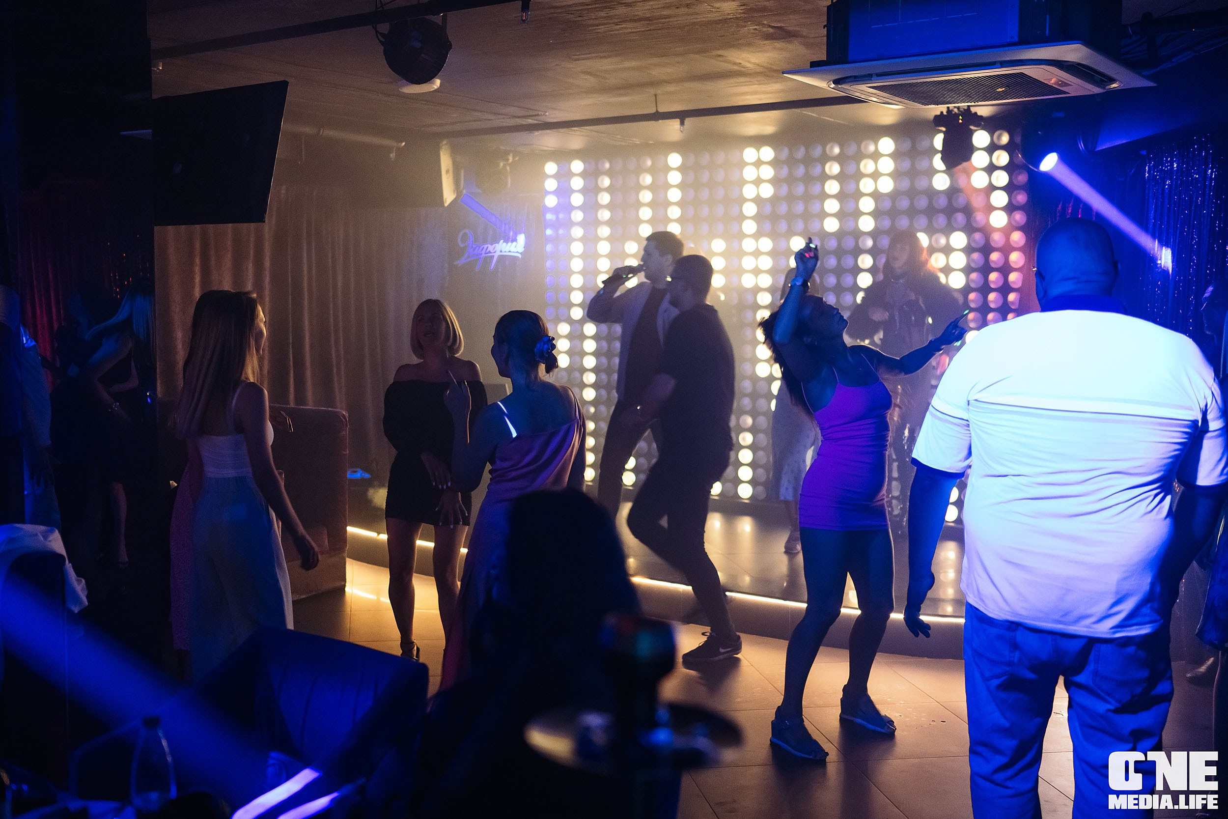 Фоторепортаж из караоке-клуба Эйфория. One Media Life: фоторепортажи, фотоотчеты с мероприятий и заведений