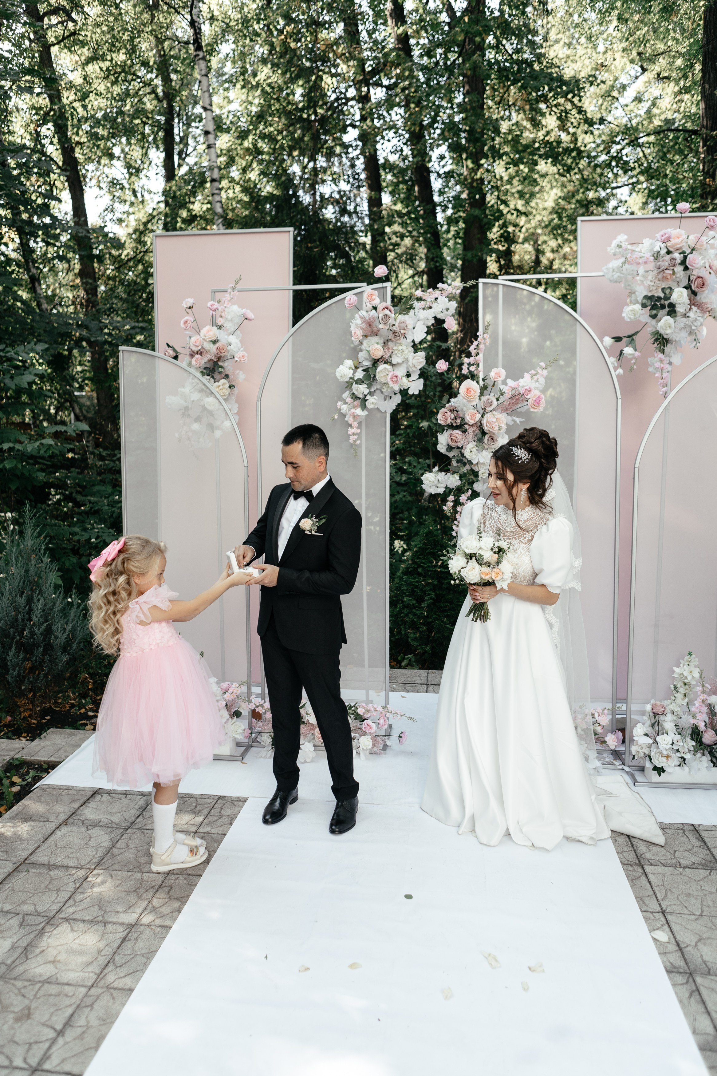 Свадебный фотограф Уфа — Руслан ГабдлисламовЖивые эмоции, красивые кадры, воспоминания на всю жизнь.Работаю по всей Республике Башкортоста. Свадебный фотограф Уфа Руслан Габдлисламов