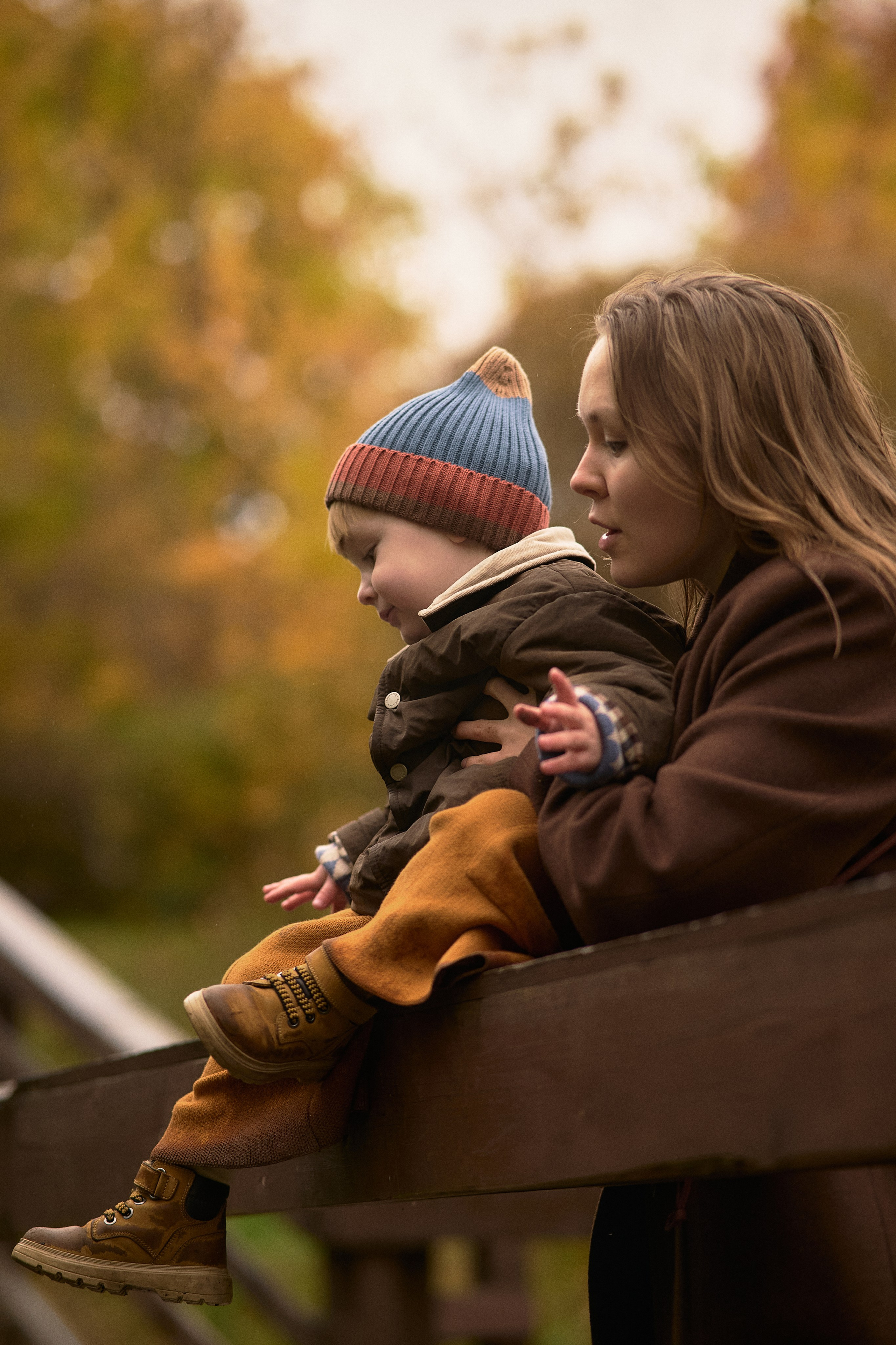Света и Илюша под дождём. Семейный и свадебный lifestyle-фотограф в Москве Мария Петрова