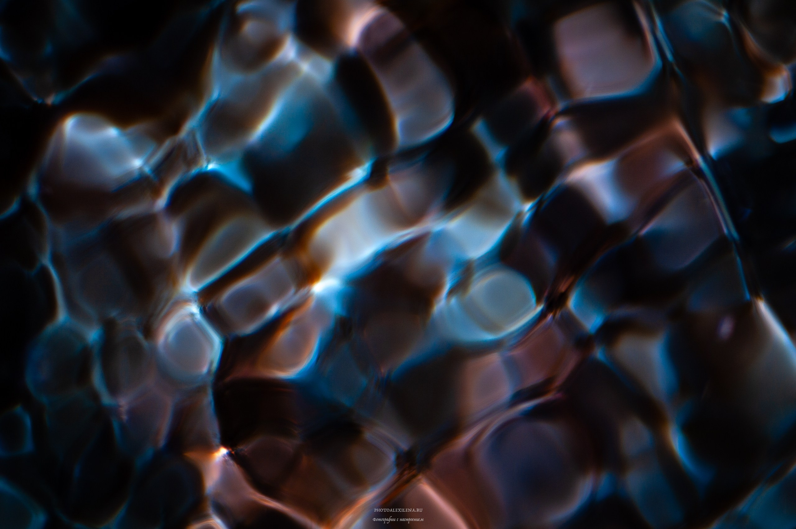 Отражение в воде. Авторские стильные фотокартины