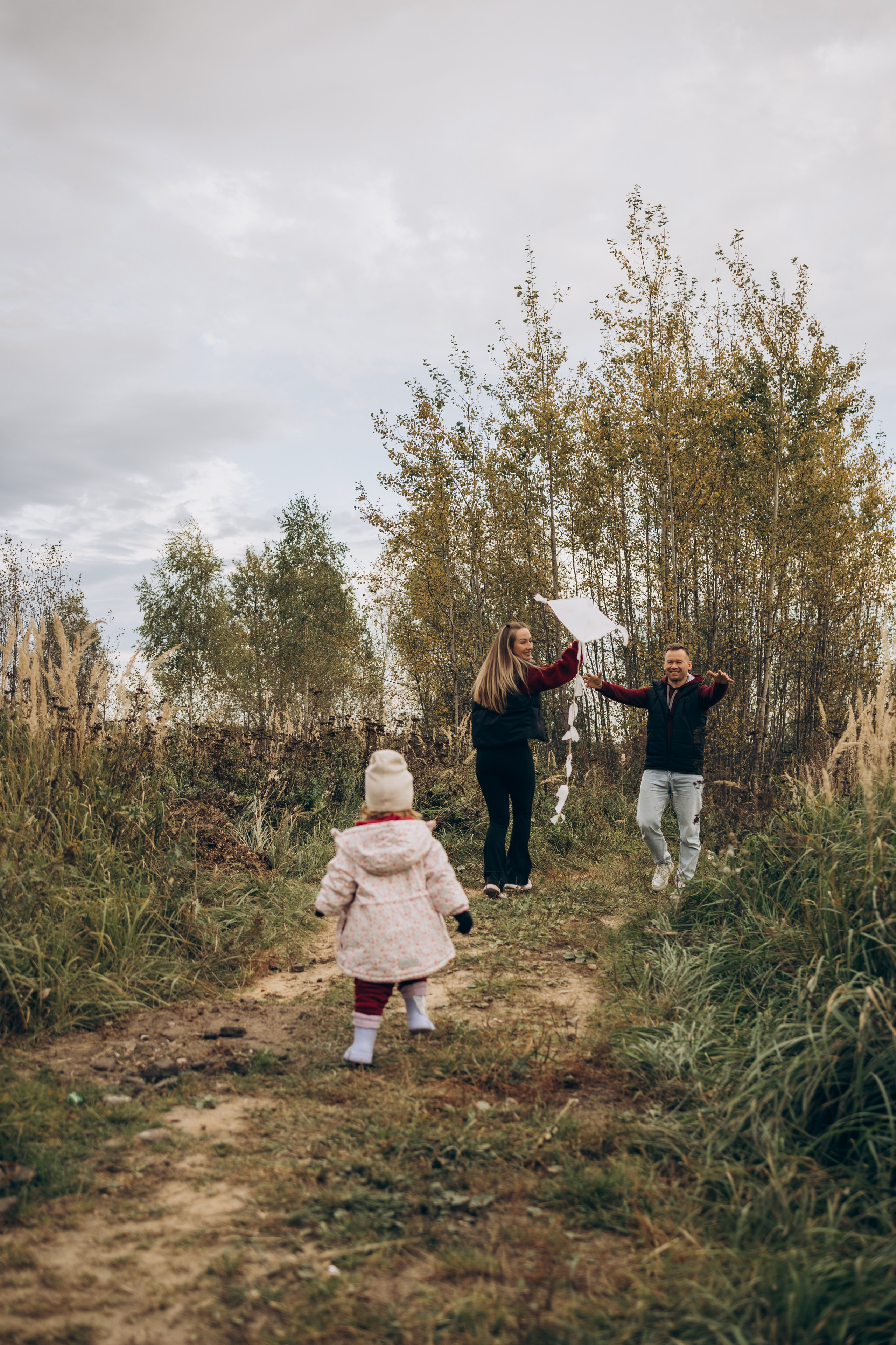 Летучий змей-семейная (4.10.2025 г.) г. Жуков (Калужская обл.). Надежда Стар семейный и церковный фотограф в Жукове и Калужской области