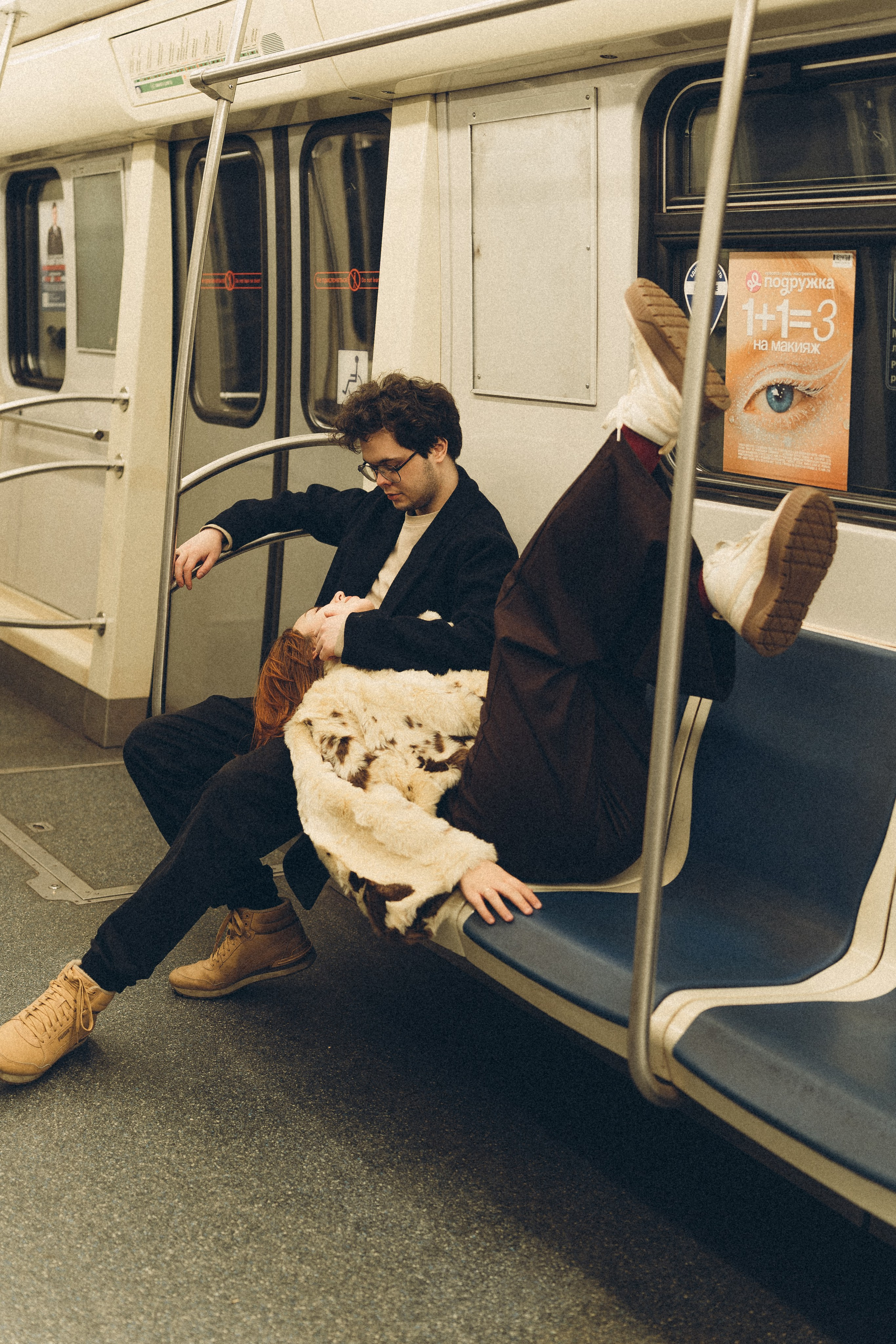 НОВОГОДНЯЯ ФОТОСЕСИИЯ ПАРЫ В МЕТРО ЛЮБОВЬ. Профессиональный фотограф, Санкт-Петербург — Виктория Богомолова