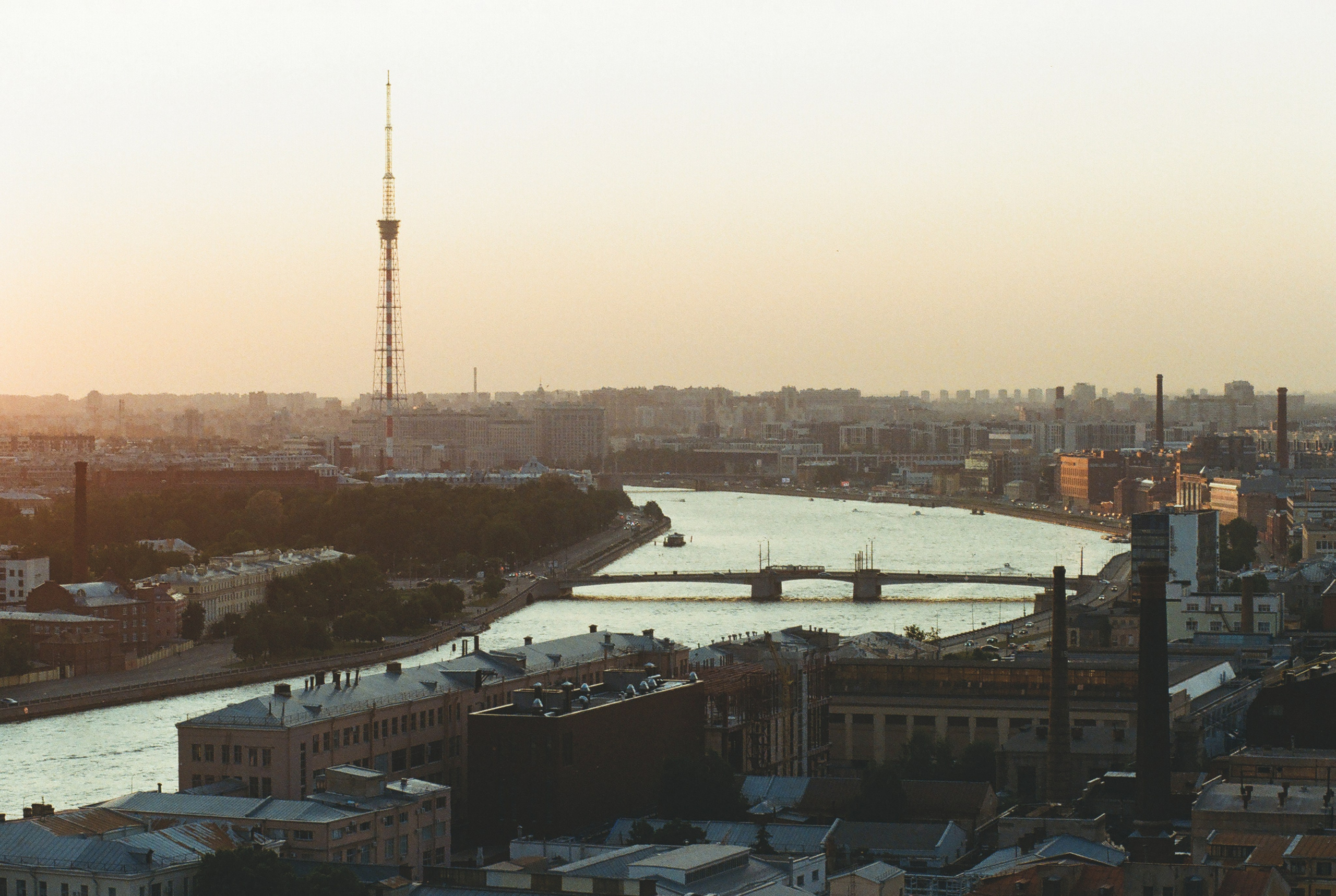 Фотографии цветные. Свадебный и семейный пленочный фотограф в Петербурге Истомина Ирина