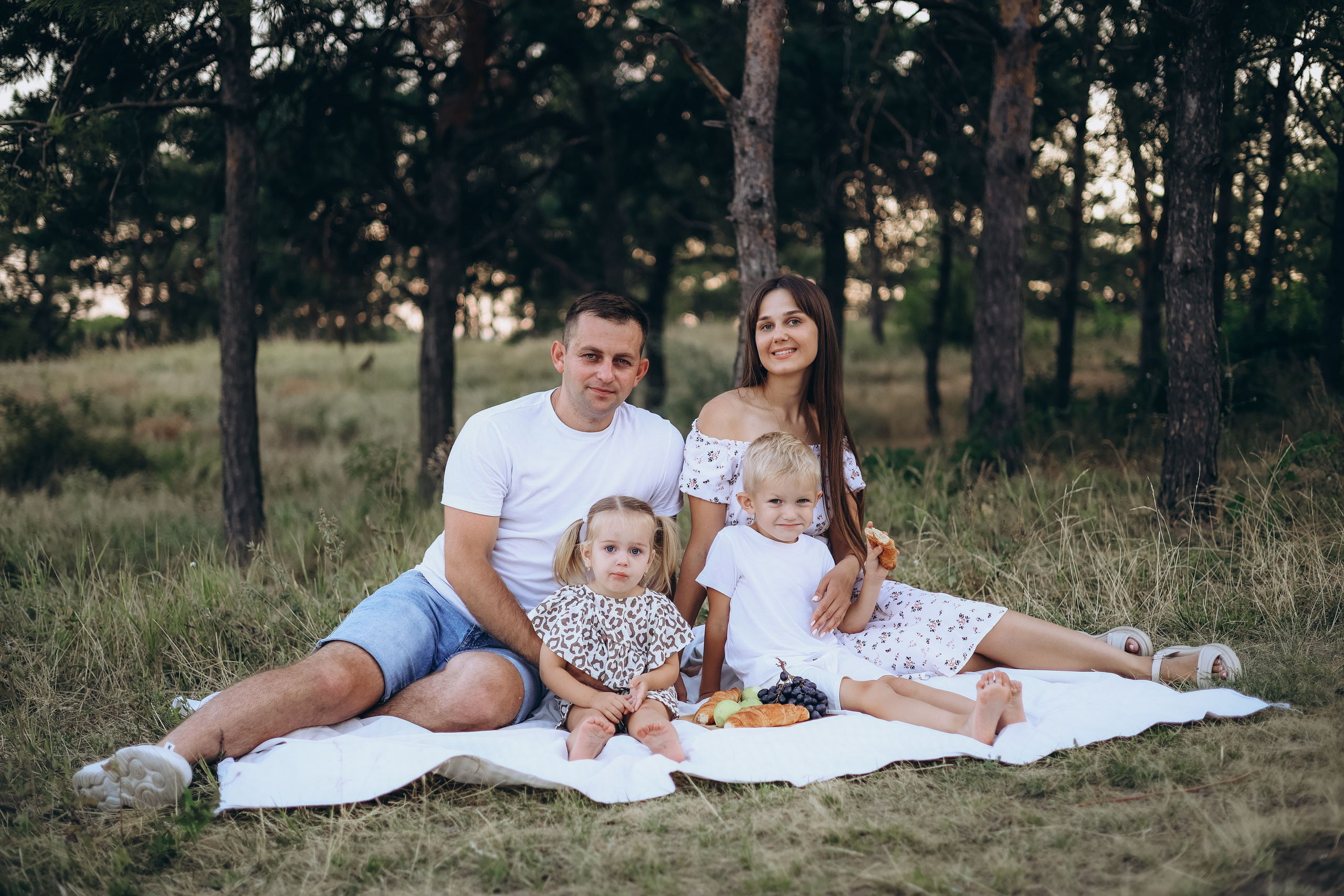 Сергей, Вика, Артем и Алина. Фотограф Алевтина Матешук