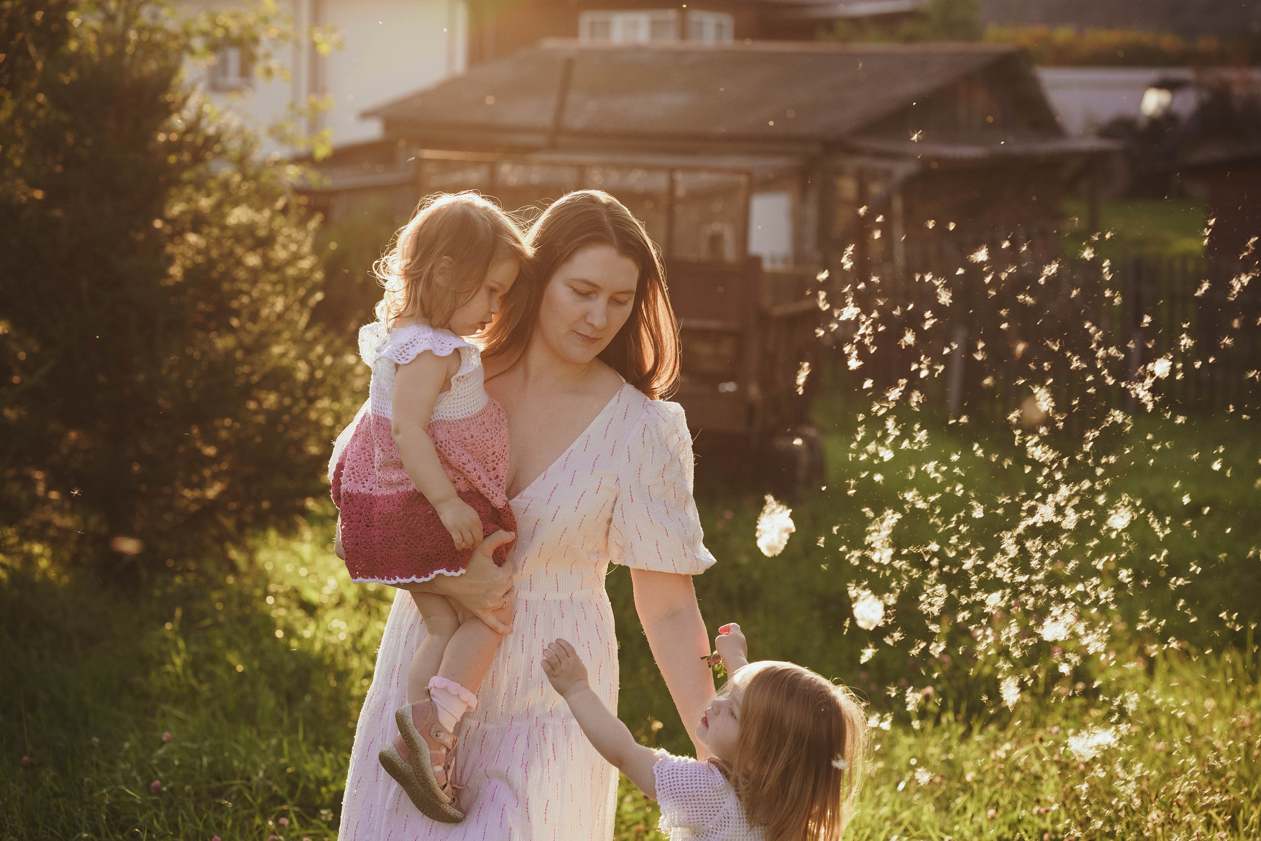 Мама с двойняшками, Костромская область. Наталья Дукалова фотограф Щелково Королев Пушкино Москва Балашиха