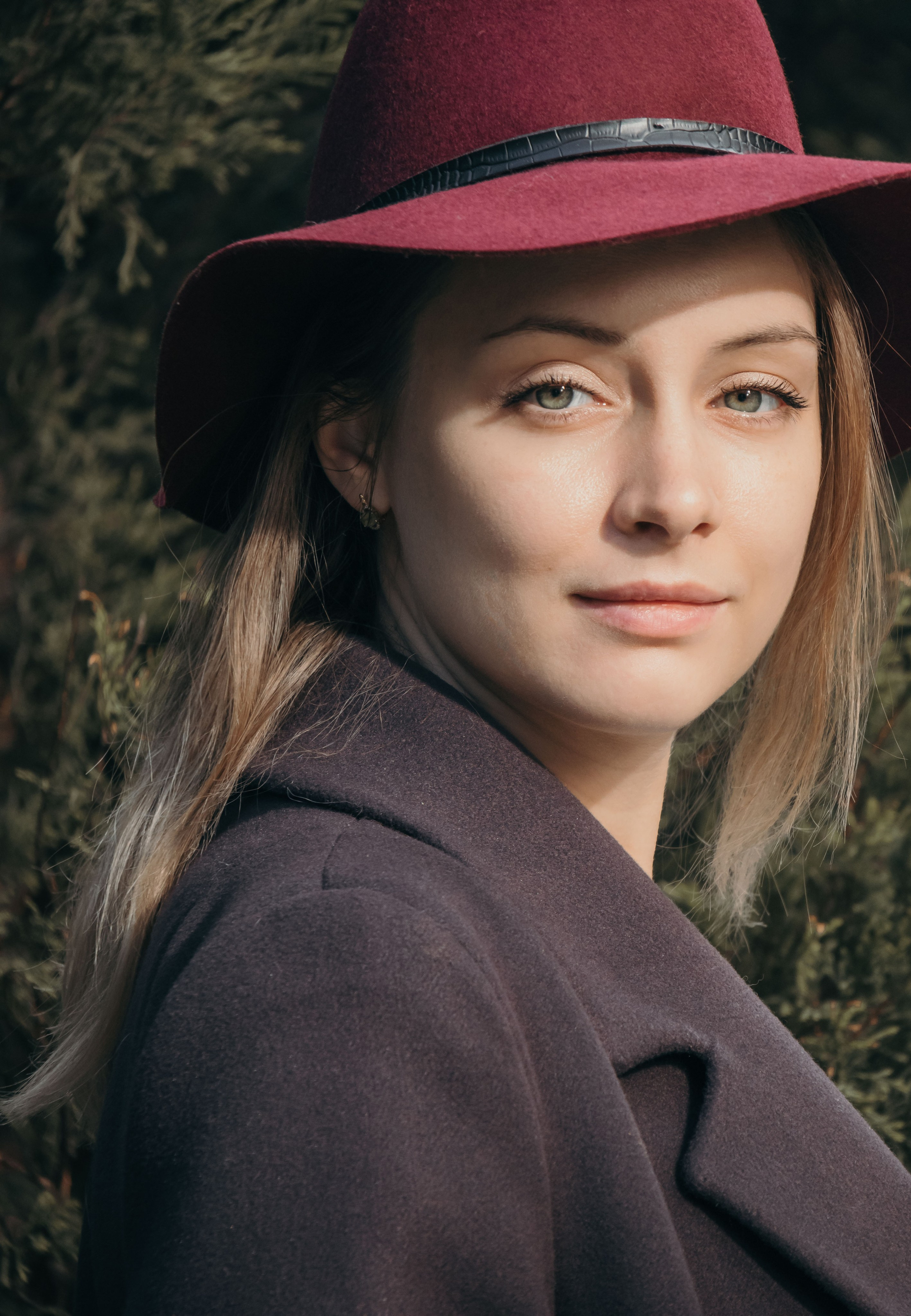 Elegant beauty with Lyubov. Portrait photographer in Tivat Montenegro Katerina Kirsanova