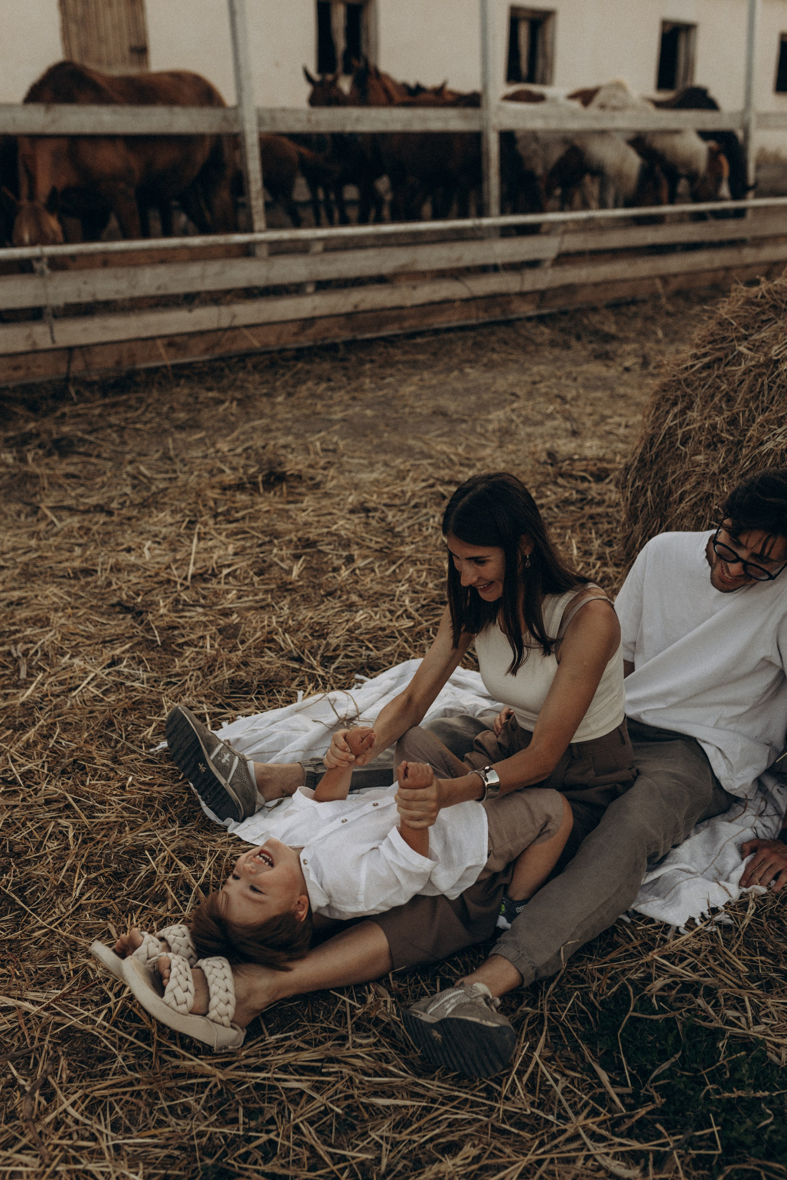 Миша Таня и Лев на ферме. Семейный фотограф в Новороссийске и Анапе Александра Яковлева