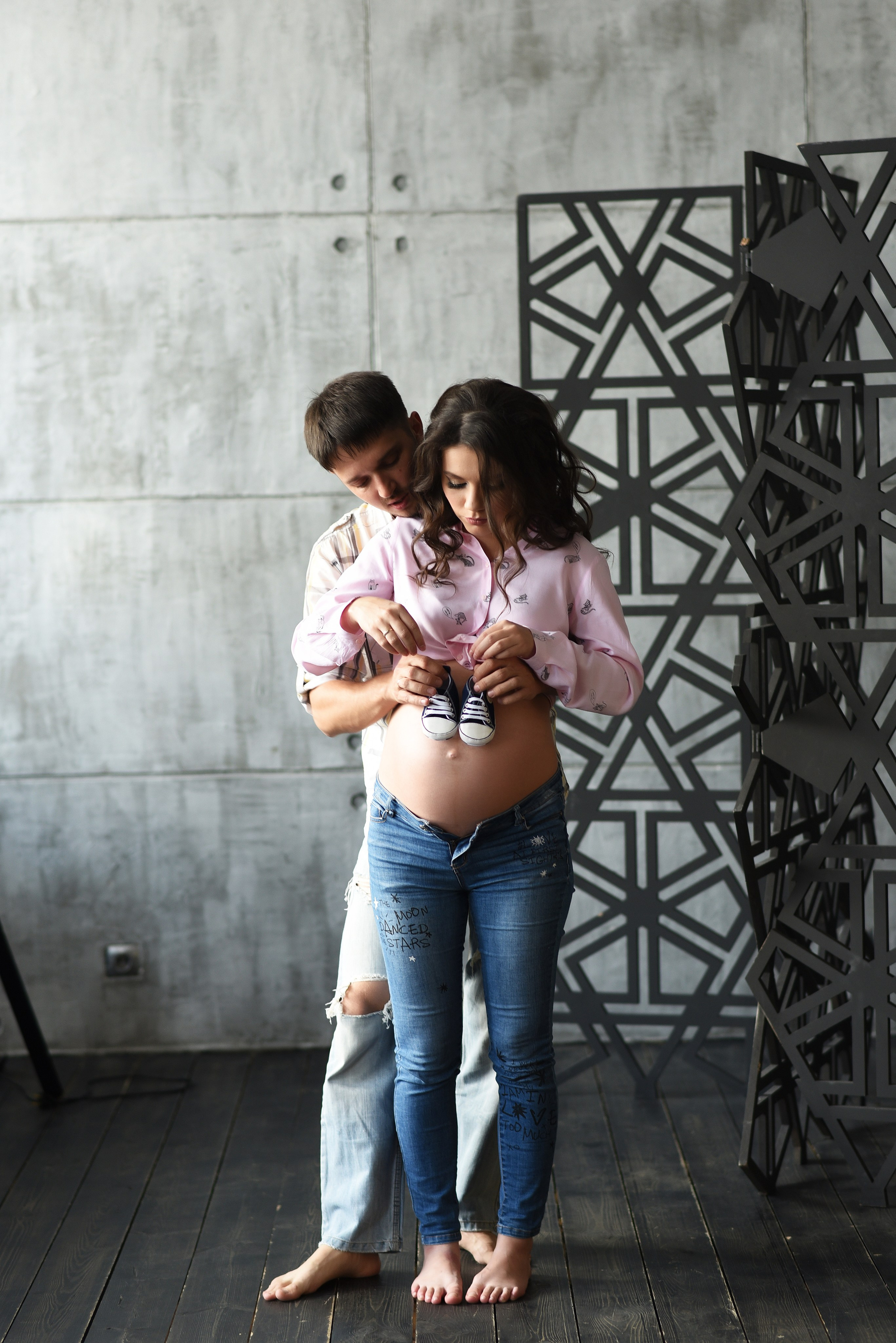 Фотосессия беременности студийная съемка. Свадебный, семейный, детский, контент фотограф в Омске Максим Ильин