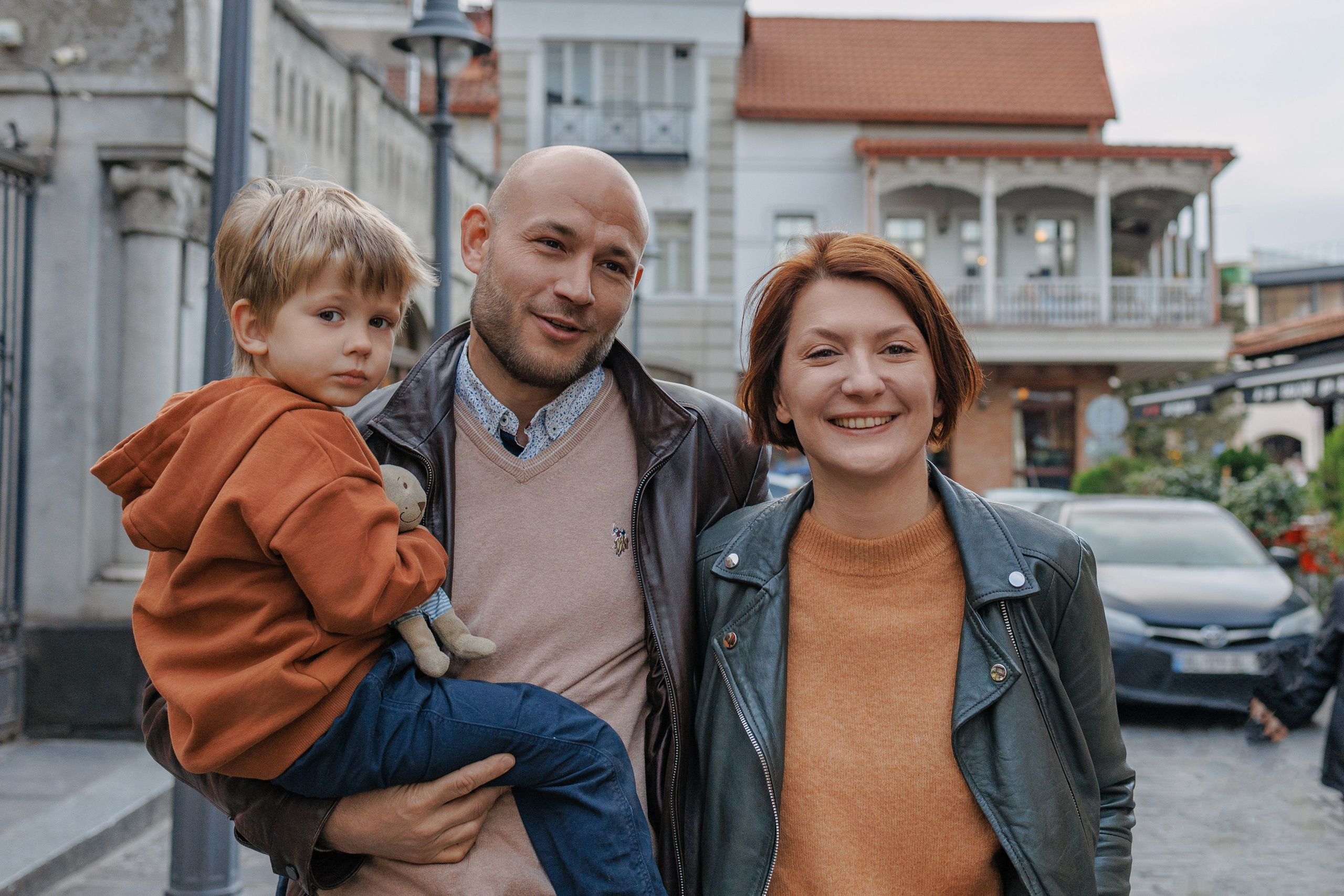 Family photoshoot in Tbilisi, Georgia. Fedor Lemeshko — Destination Wedding and Family Lifestyle photographer