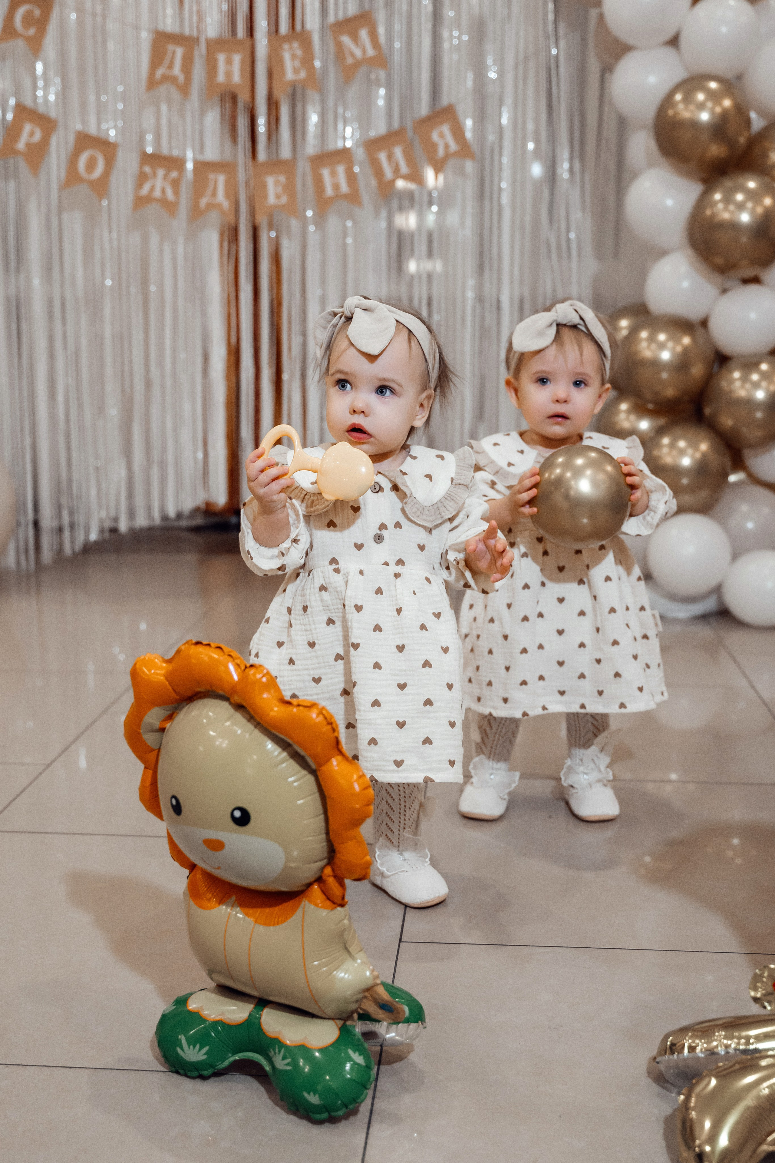 Александра и Виктория 1 годик. Семейный фотограф в Белгороде Амелина Алина