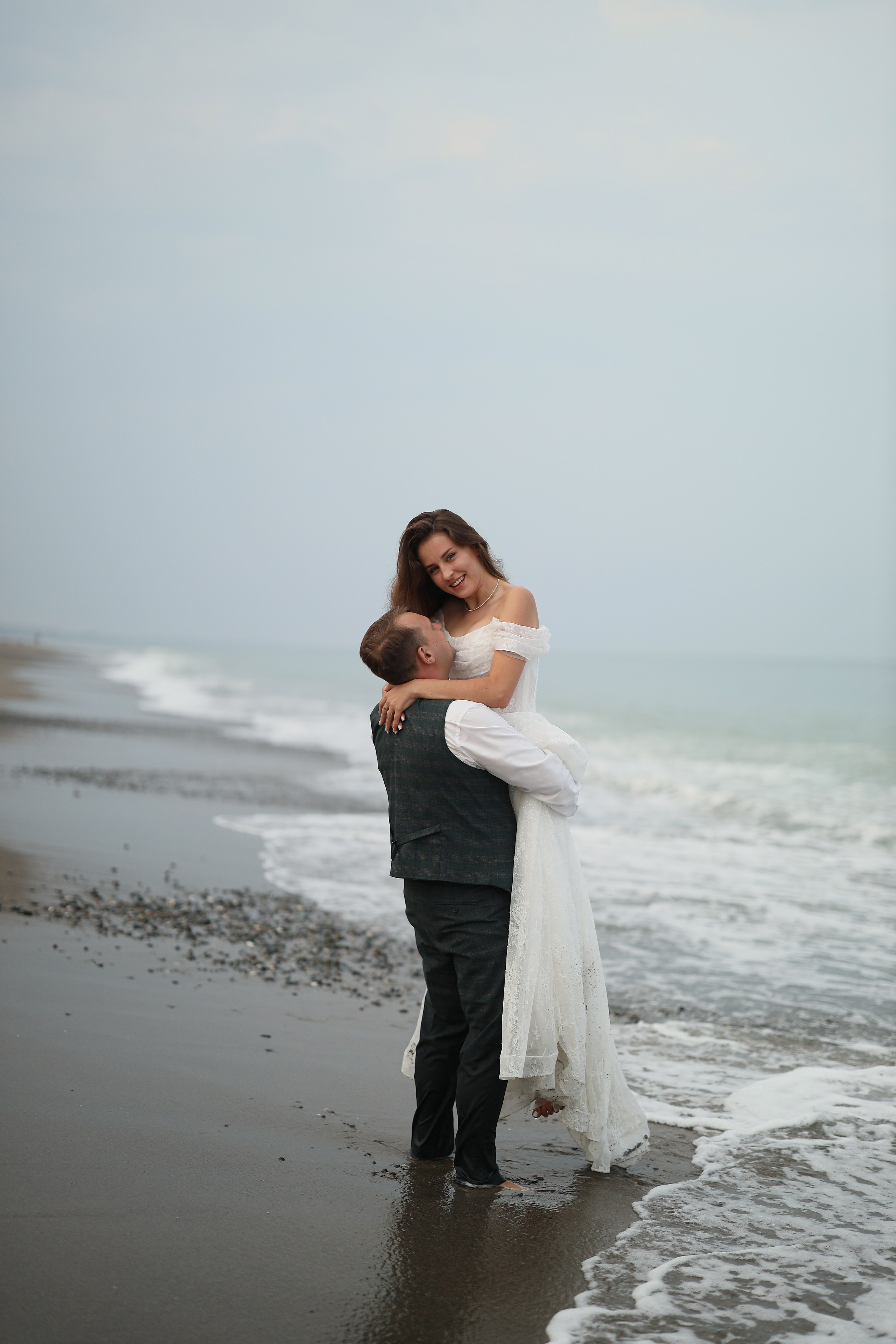 Свадебное Love — story на пляже Абхазии. Свадебный и семейный фотограф в Абхазии Жанна Соснина