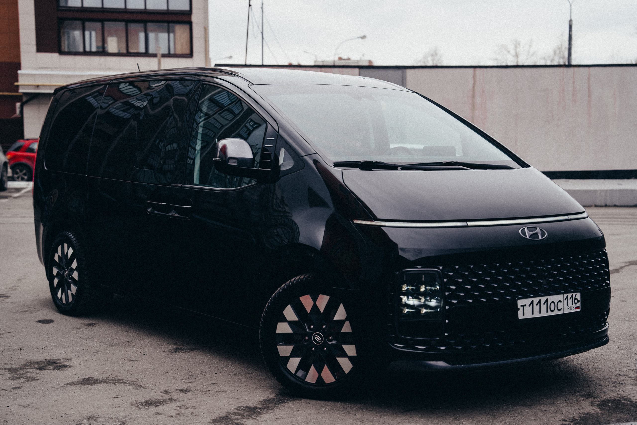 Hyundai Staria. Идеальные портреты для соцсетей — Фотограф Ленар