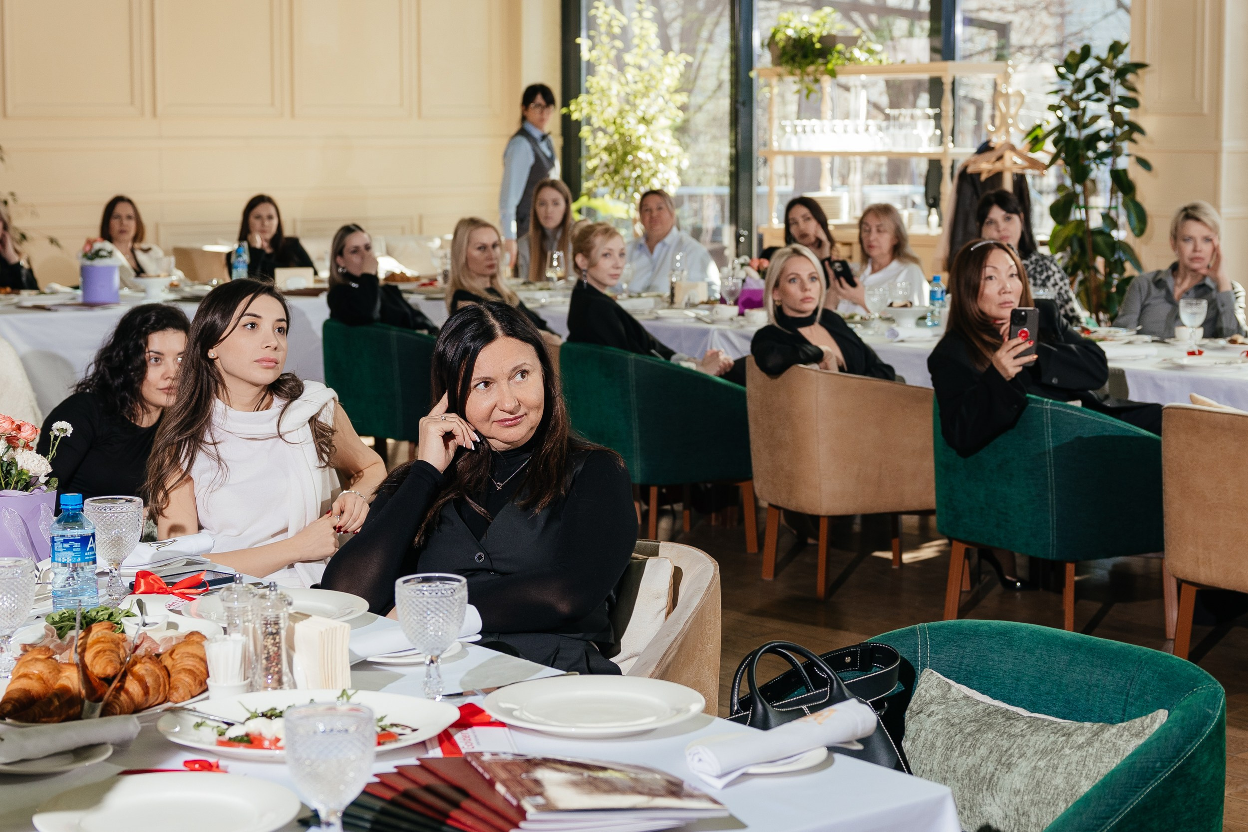 «Завтрак с Дорогим». Разговор об искусстве с Мариной Тевзадзе. Репортажный и свадебный фотограф в Краснодаре Владислав Рыжов