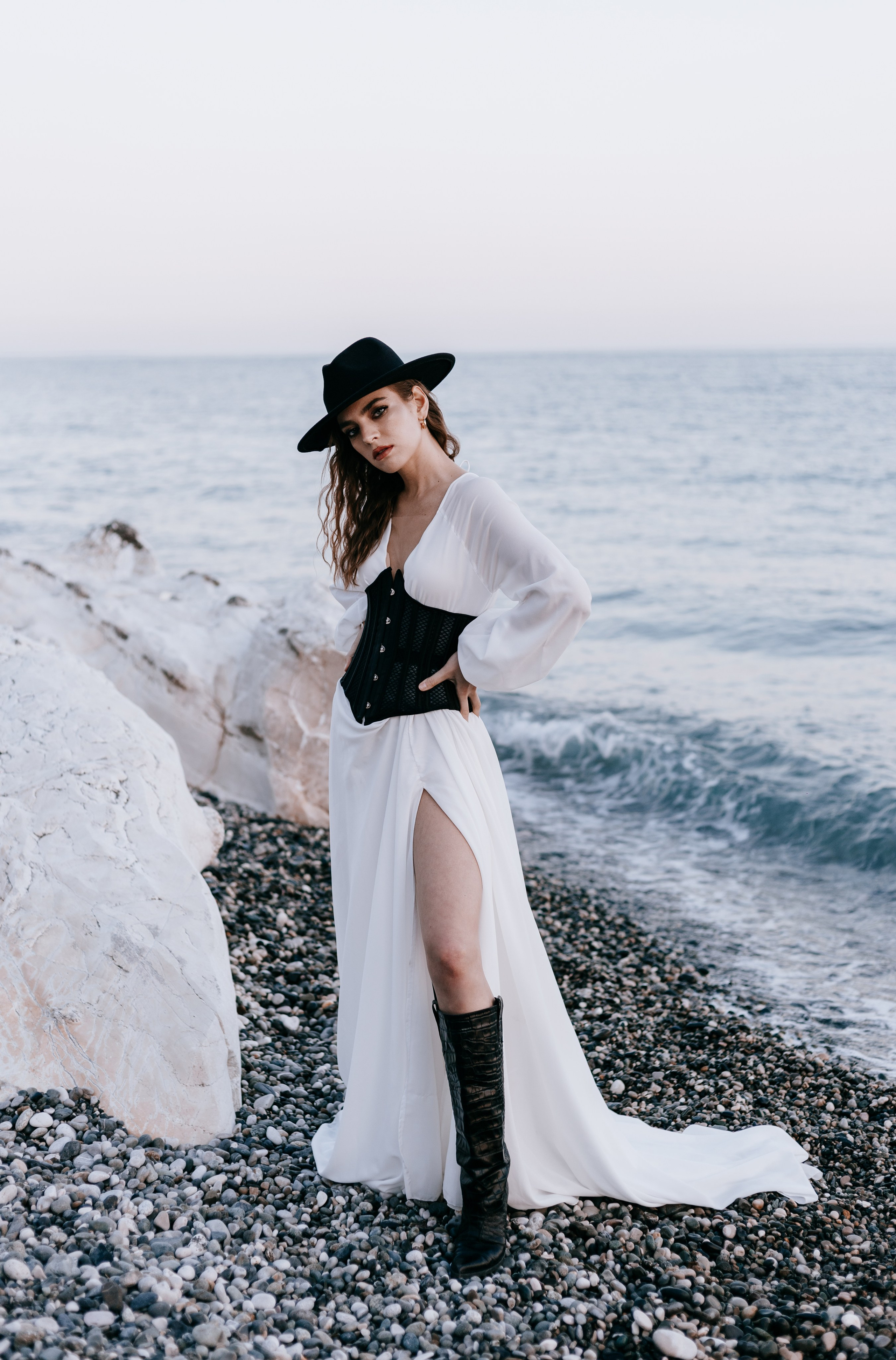 На белых скалах. Photographer Victoria Slavnova