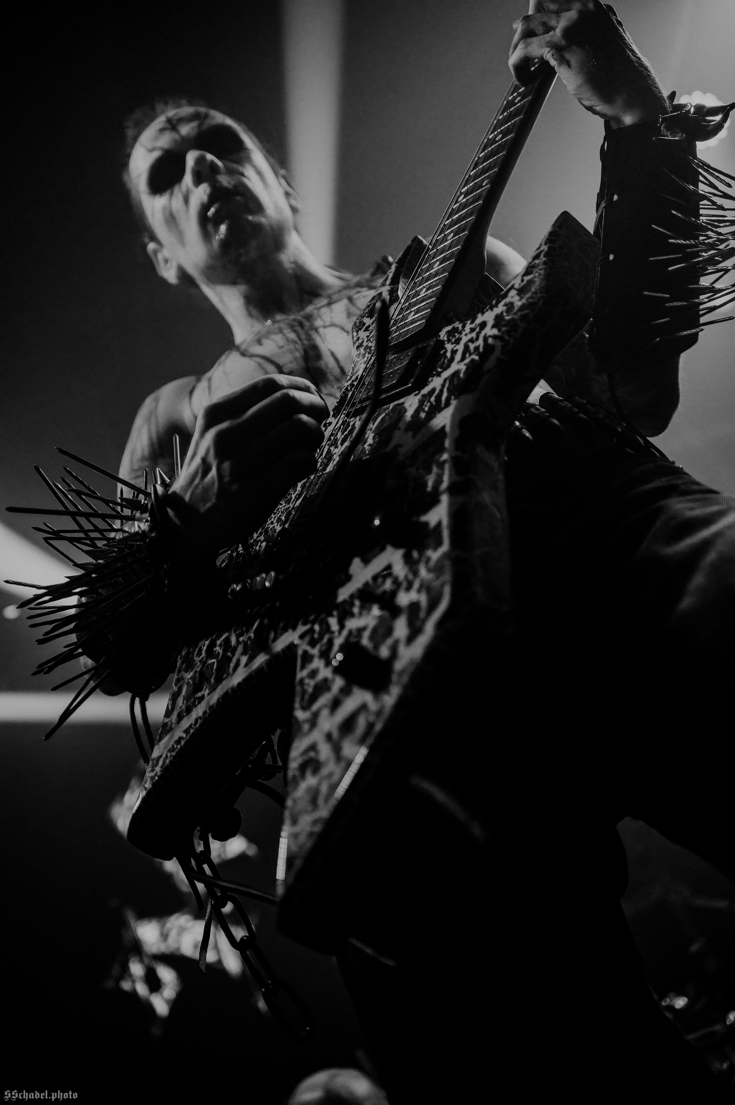 Frostlagte Måne 07.12.25. We will make everything metal!