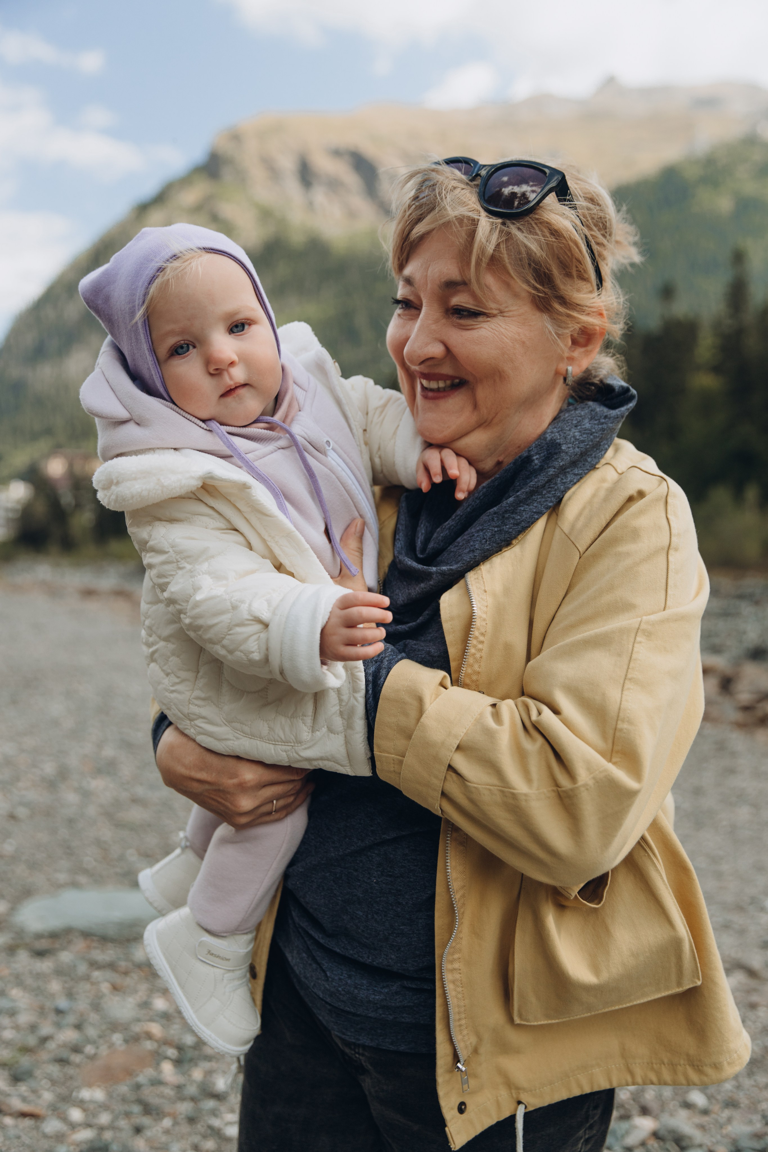 Юля с семьей, Домбай. Портфолио