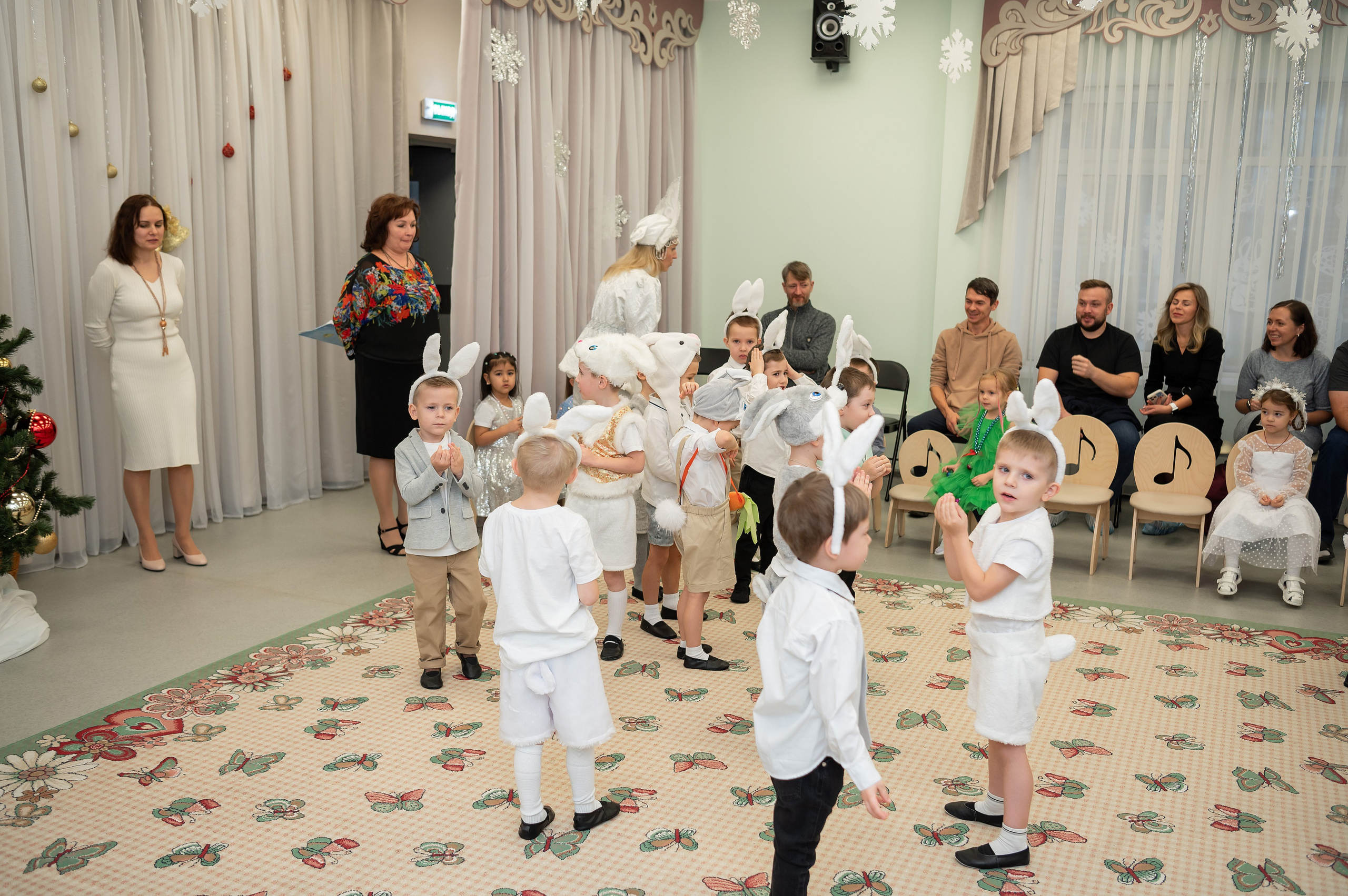 Новогодний утренник в детском саду. Детский и семейный фотограф г. Москва Оксана Катаджи