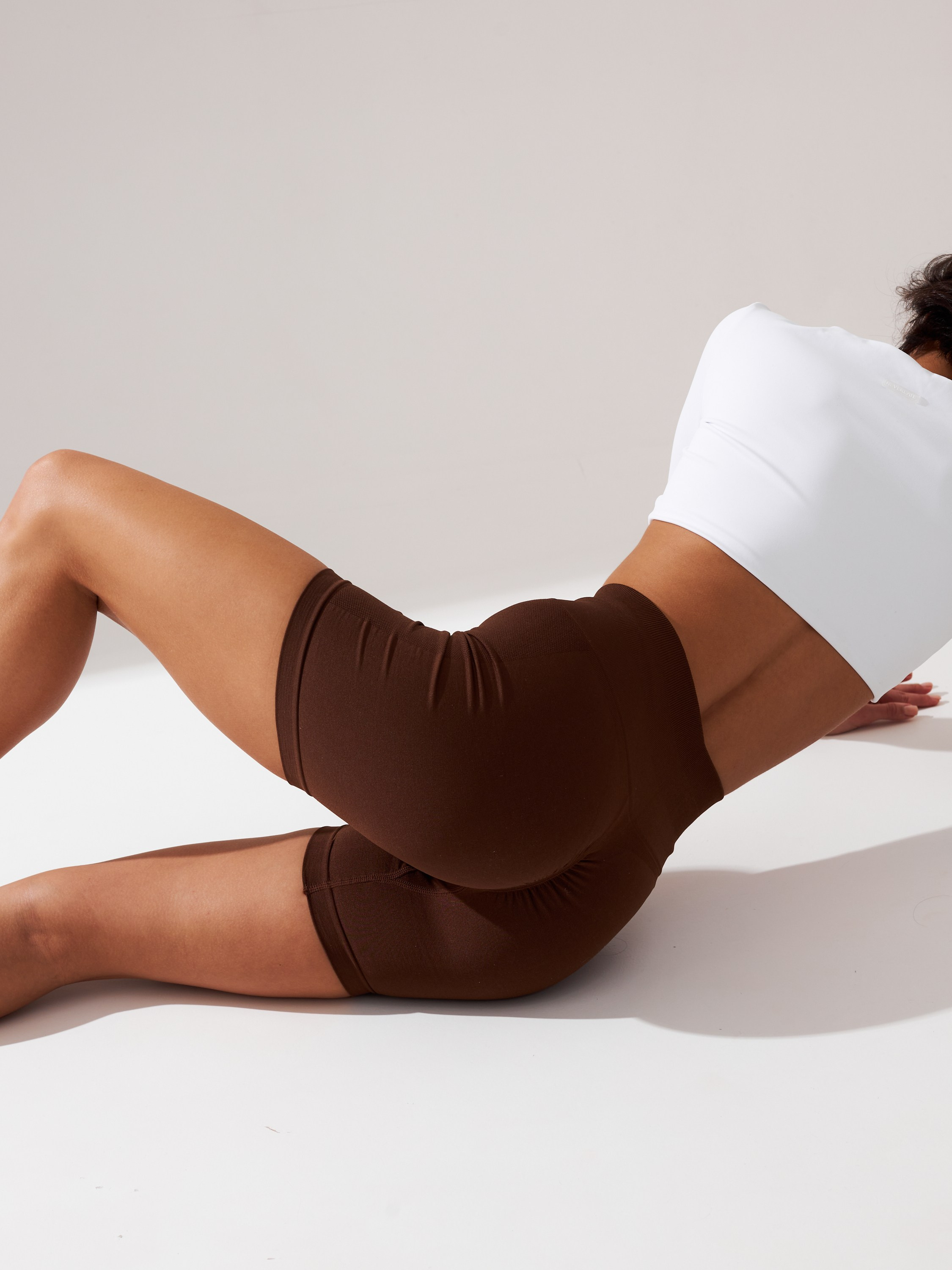 Фотосъемка спортивных комбинезонов Екатеринбург Wildberries ВБ Ozon Озон фотосессия одежды Екб заказать цена фотосъемка товара WB карточки. Фотограф Екатеринбург Анастасия Жерновская | Маркетплейсы и нейрофото