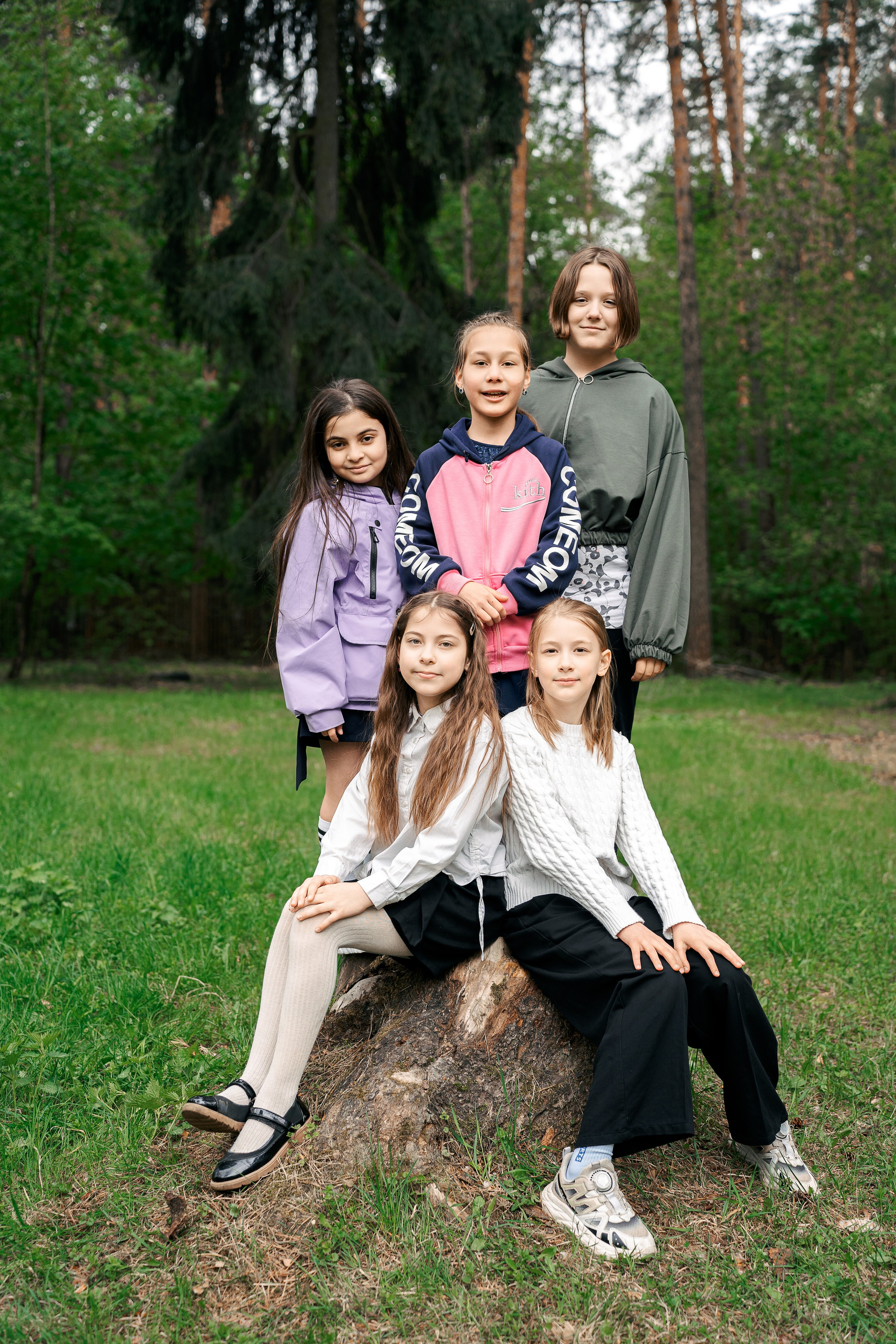 Прогулки в школьном дворе. Фотограф Казакова Анастасия