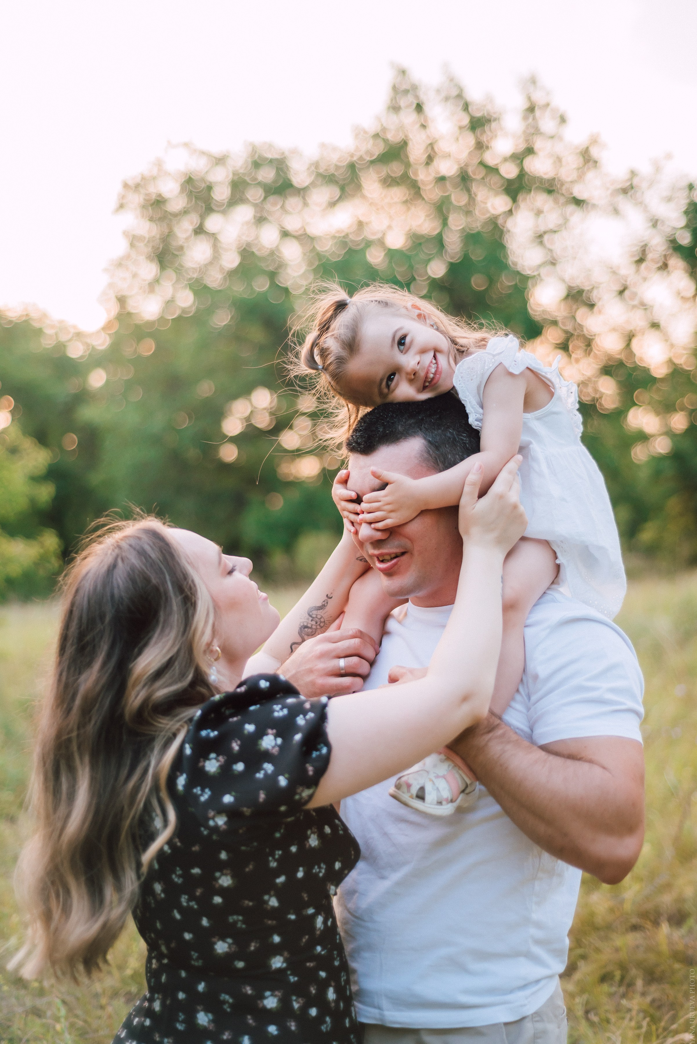 Вечерняя прогулка в лесу. Свадебный и контент- фотограф в Тольятти, Самаре, Москве Яна Уруева