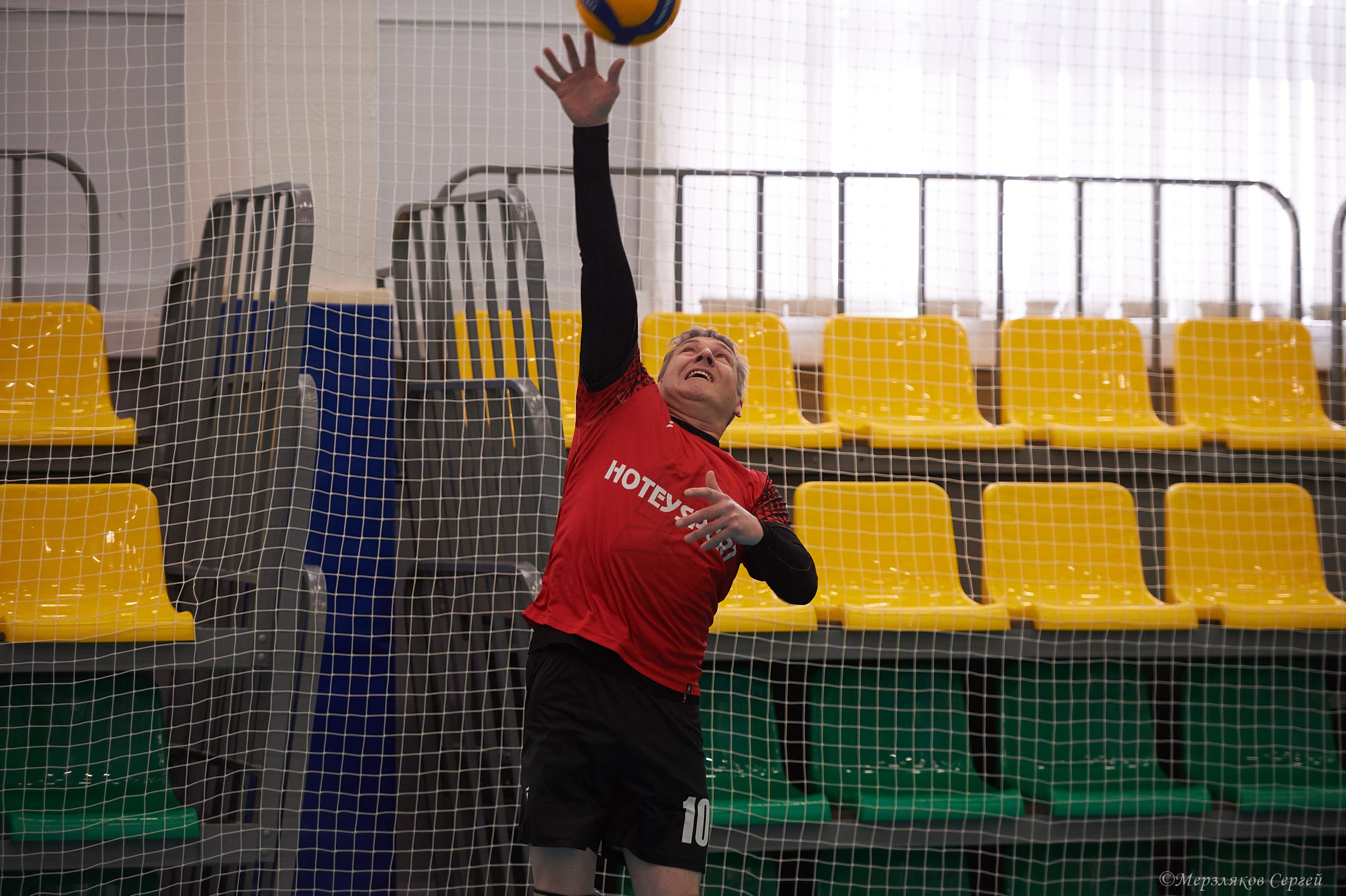 Новогодний волейбольный турнир. Ижевск. 16.12.23. Спортивный репортажный фотограф в Ижевске Сергей Мерзляков