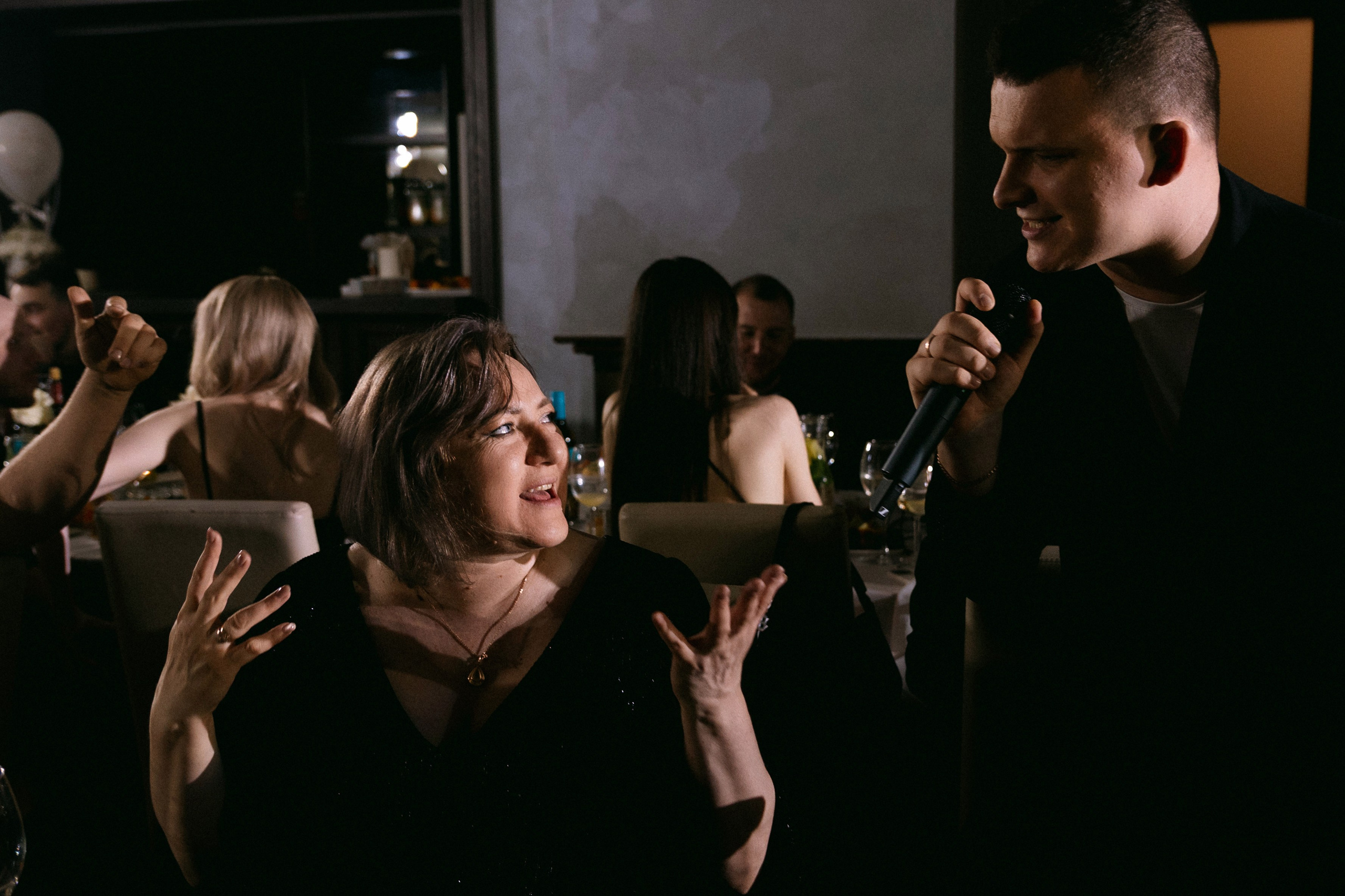 Влюбленные взгляды. Свадебный фотограф Кемерово Томск Новосибирск