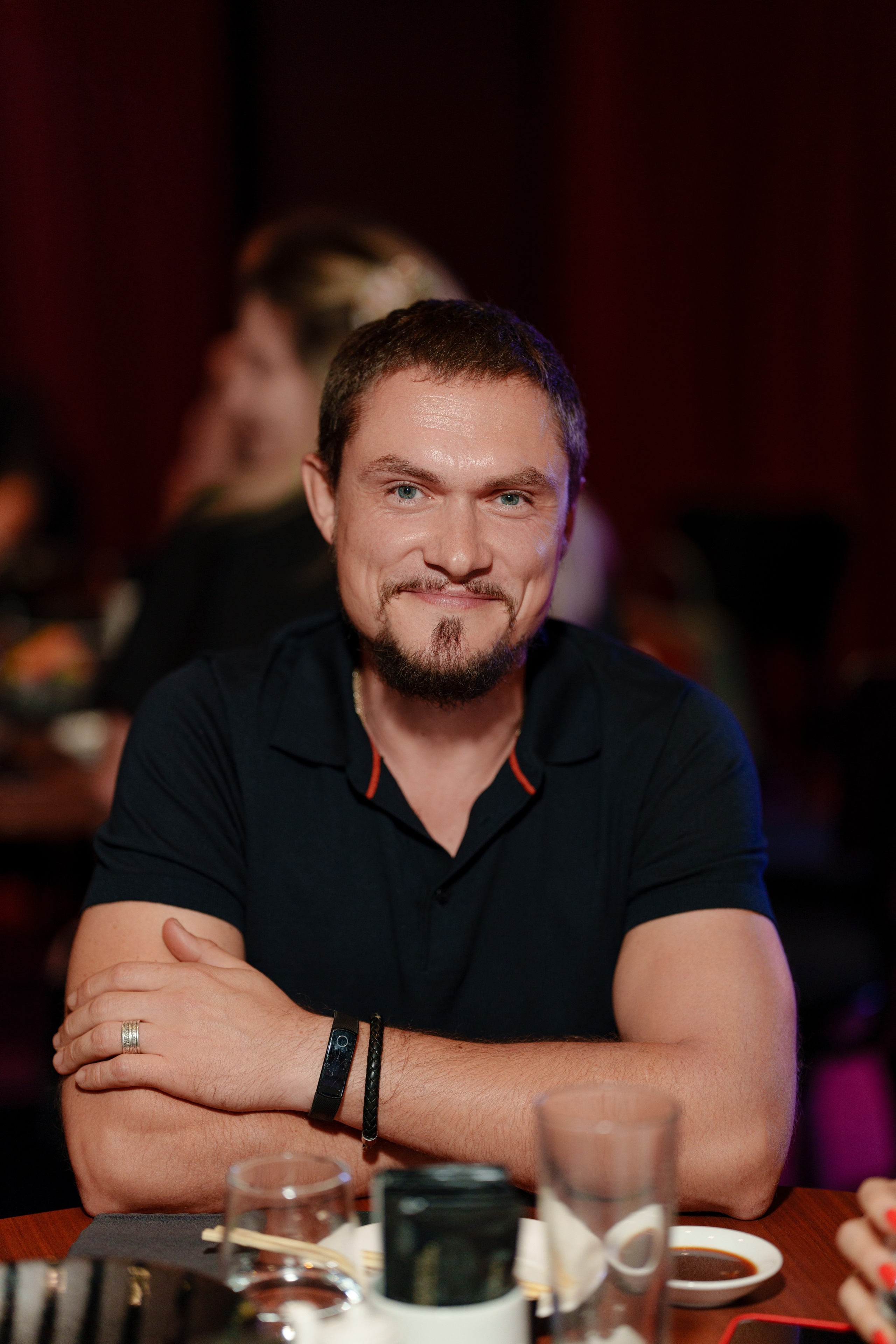 Репортажный фотограф на день рождения в ресторане KAI. Репортажный фотограф Москва Сергей Дружинин