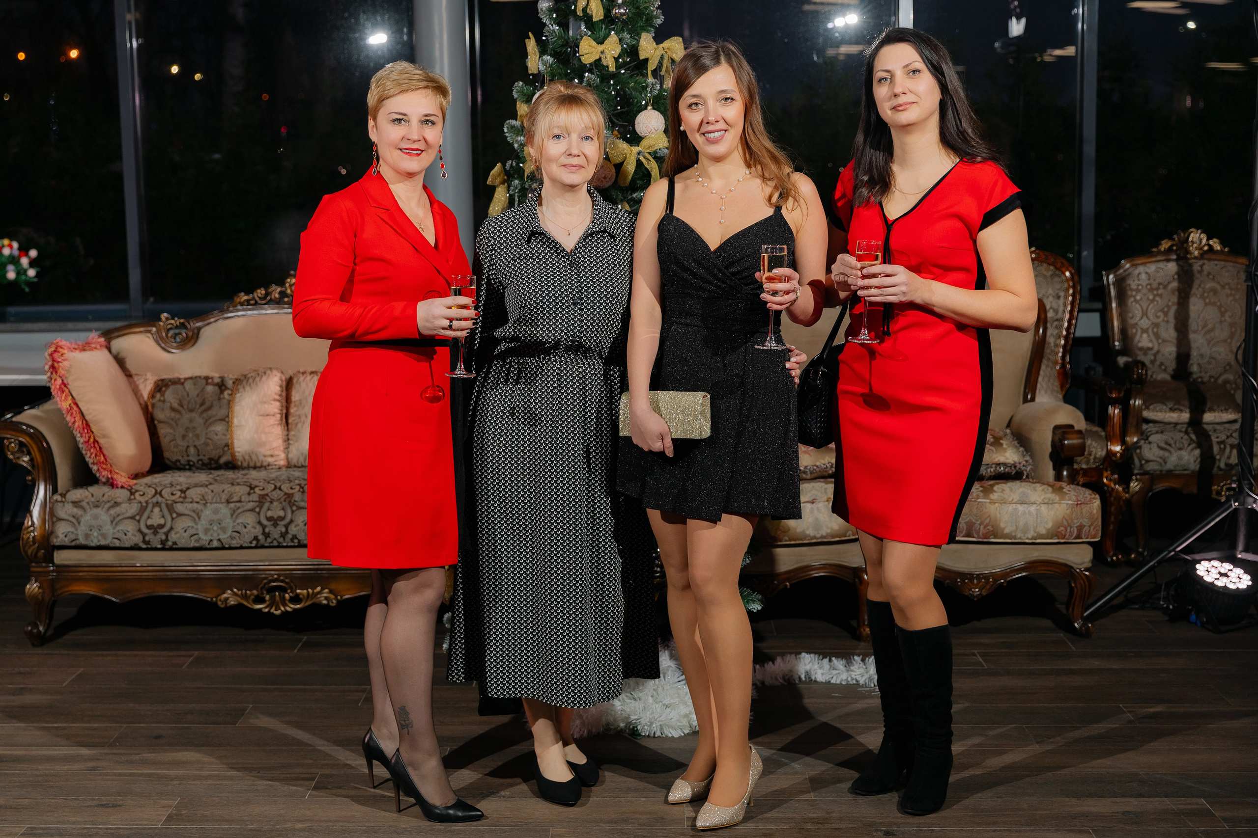 Корпоративная новогодняя фотосъемка для BELARUSBANK в Ресторане «Урарту». Свадебный фотограф в Минске/Беларуси Сергей Спиридонов