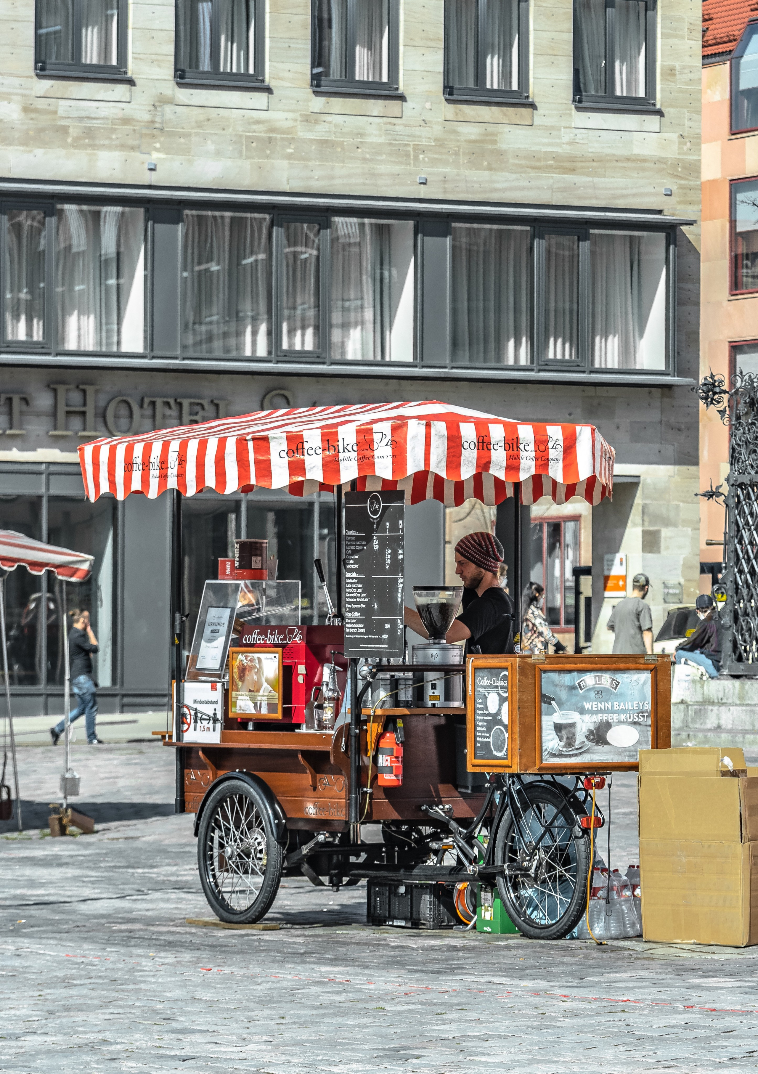 STREET. NE Cinema — backstage and reportage photography in cinema, music, Automotive and sport