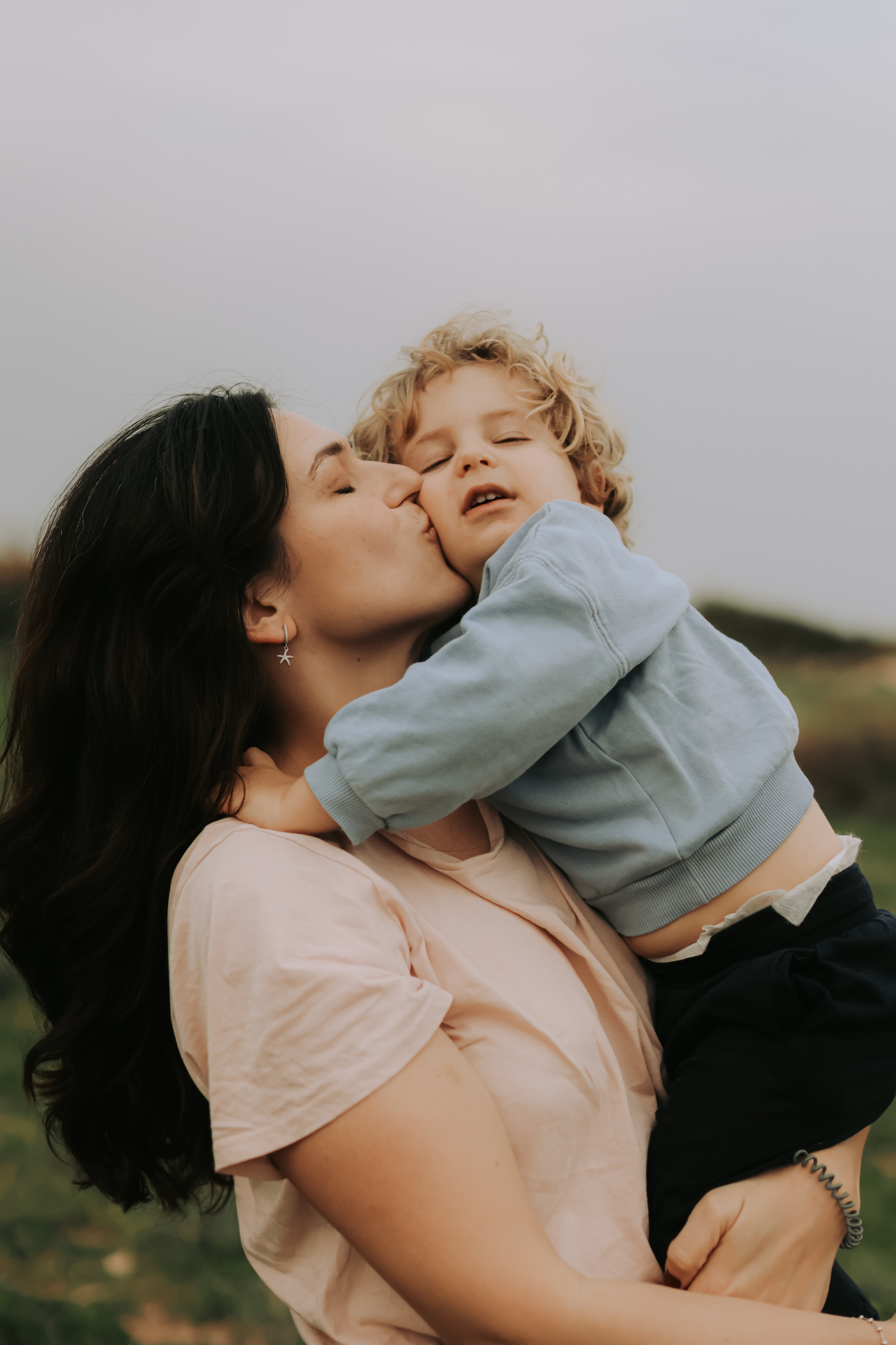 Eithan's family, Tel Aviv | February 2026. Photographer in Israel Alice Milchin