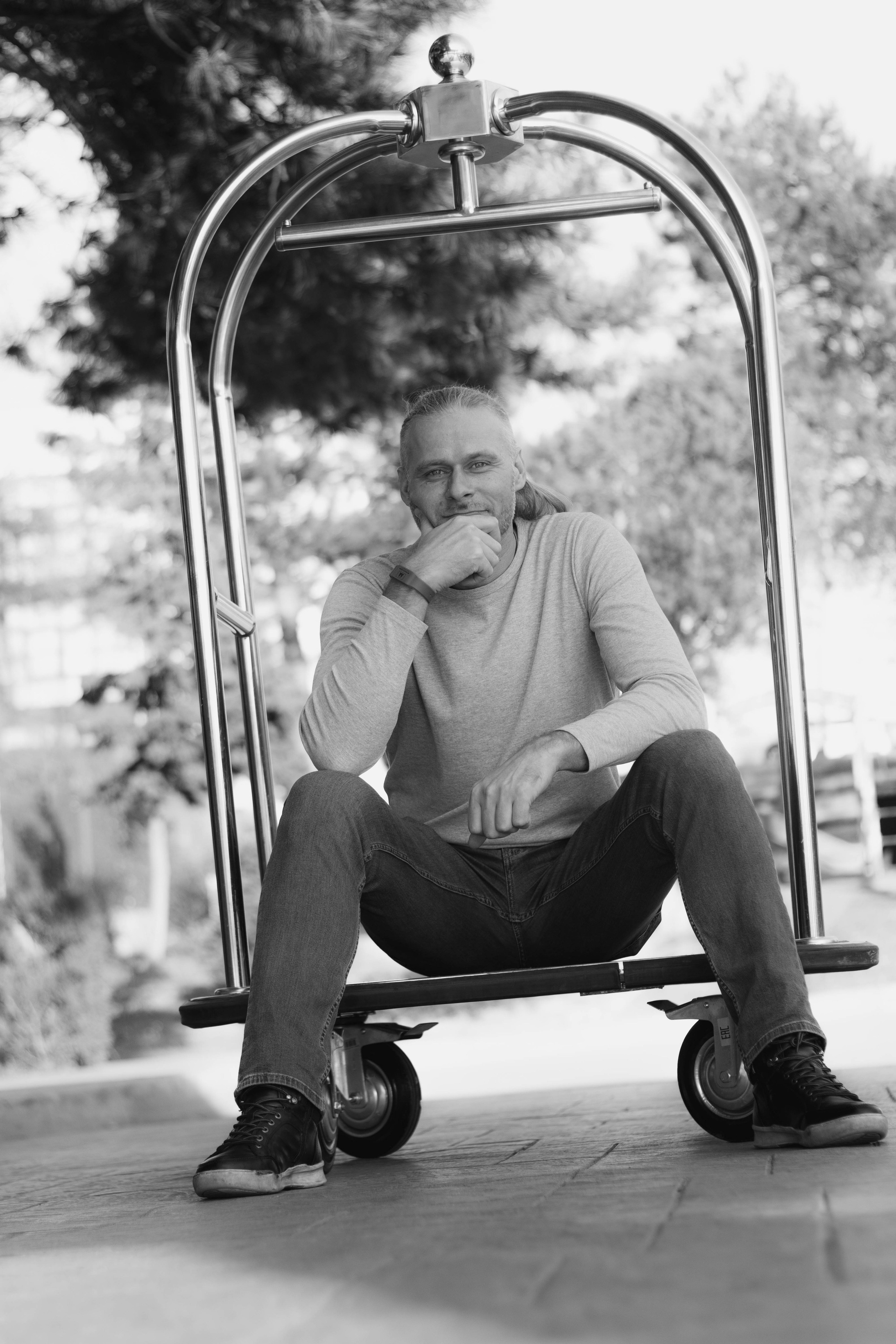 «Влюбленные в городе». Уличный фотограф Города N