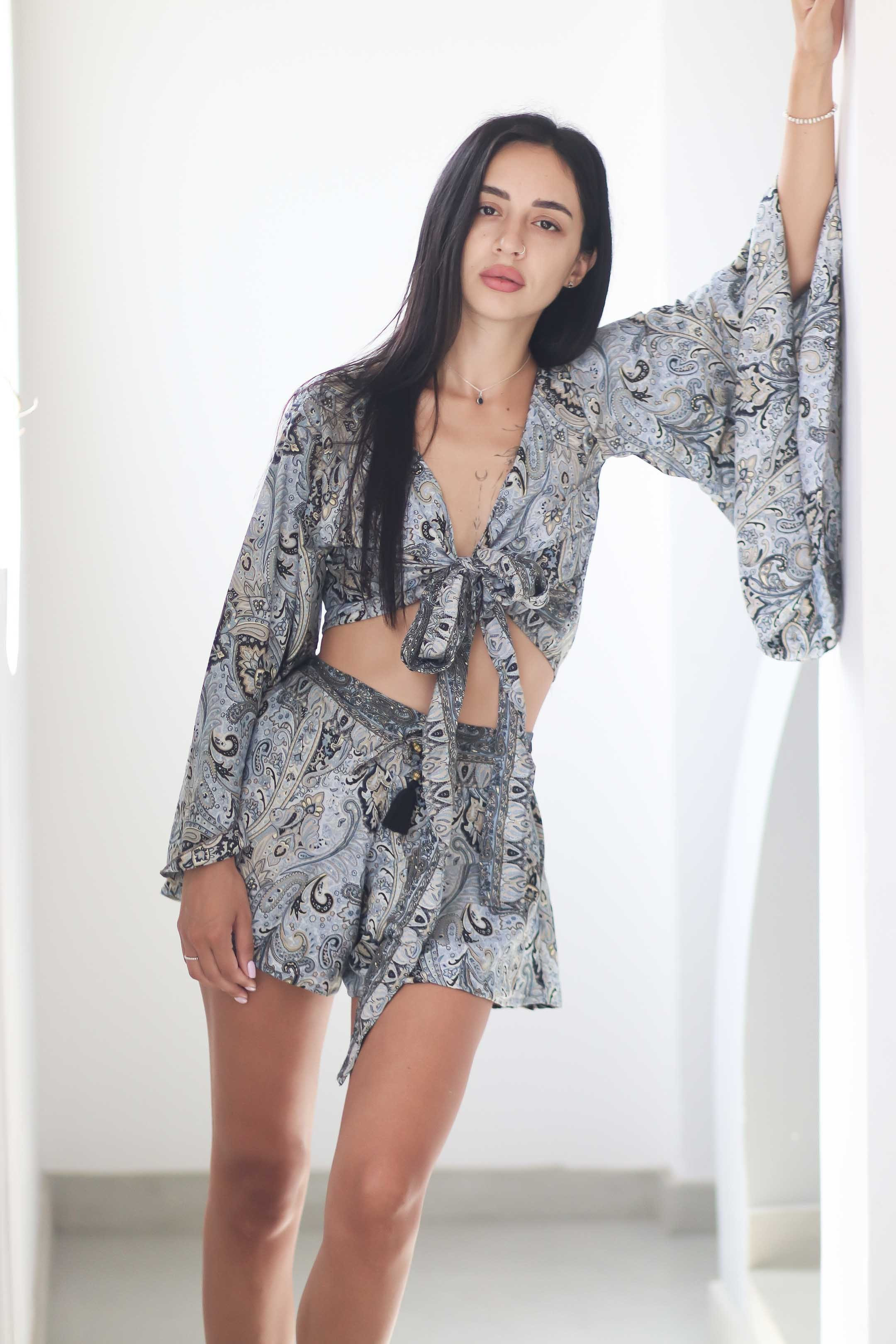 Коллекция купальников бикини. Фотограф на Шри-Ланке