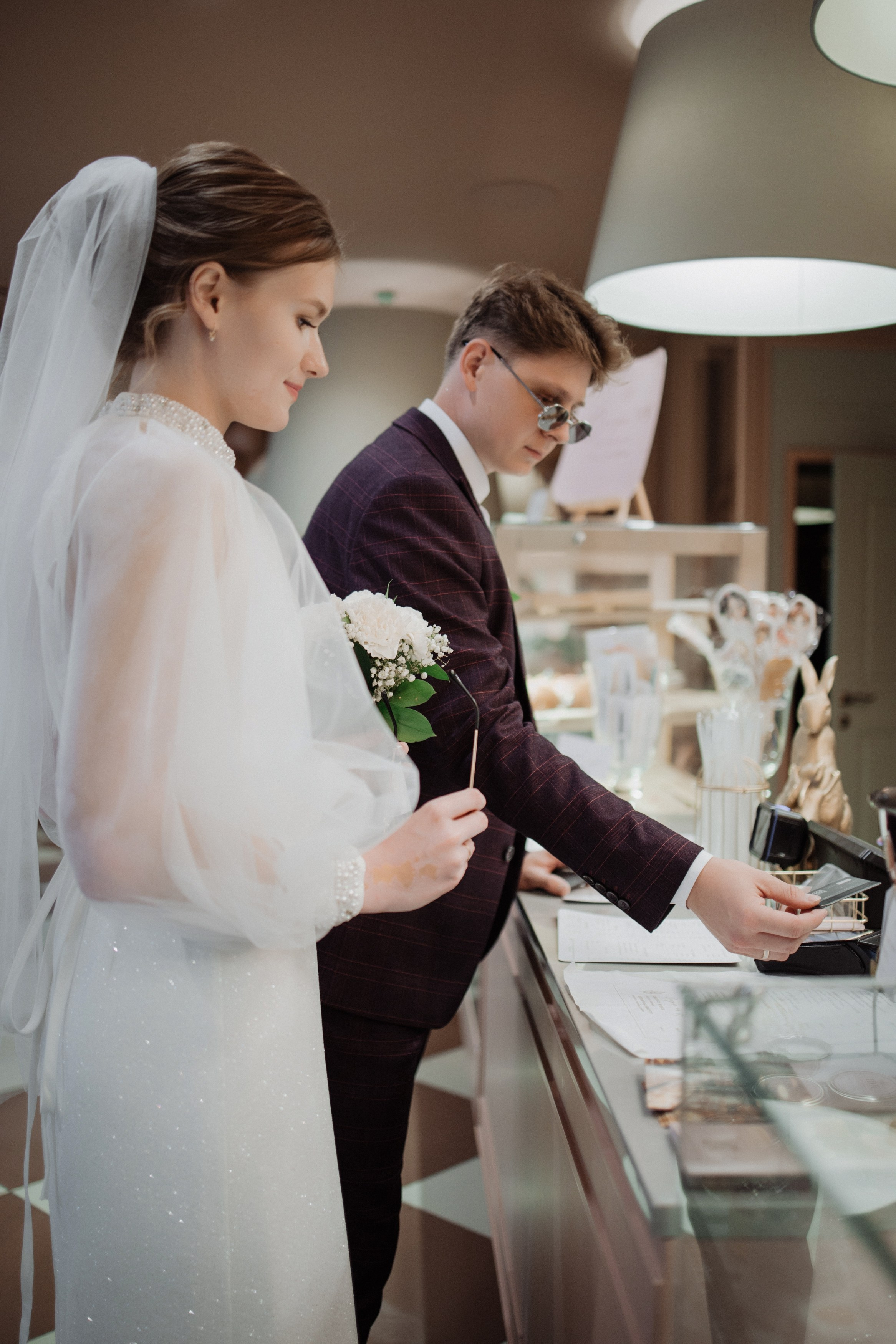 Владислав и Юлия Вечерняя прогулка по городу. Свадебный Фотограф в Иркутске Екатерина Елисеева