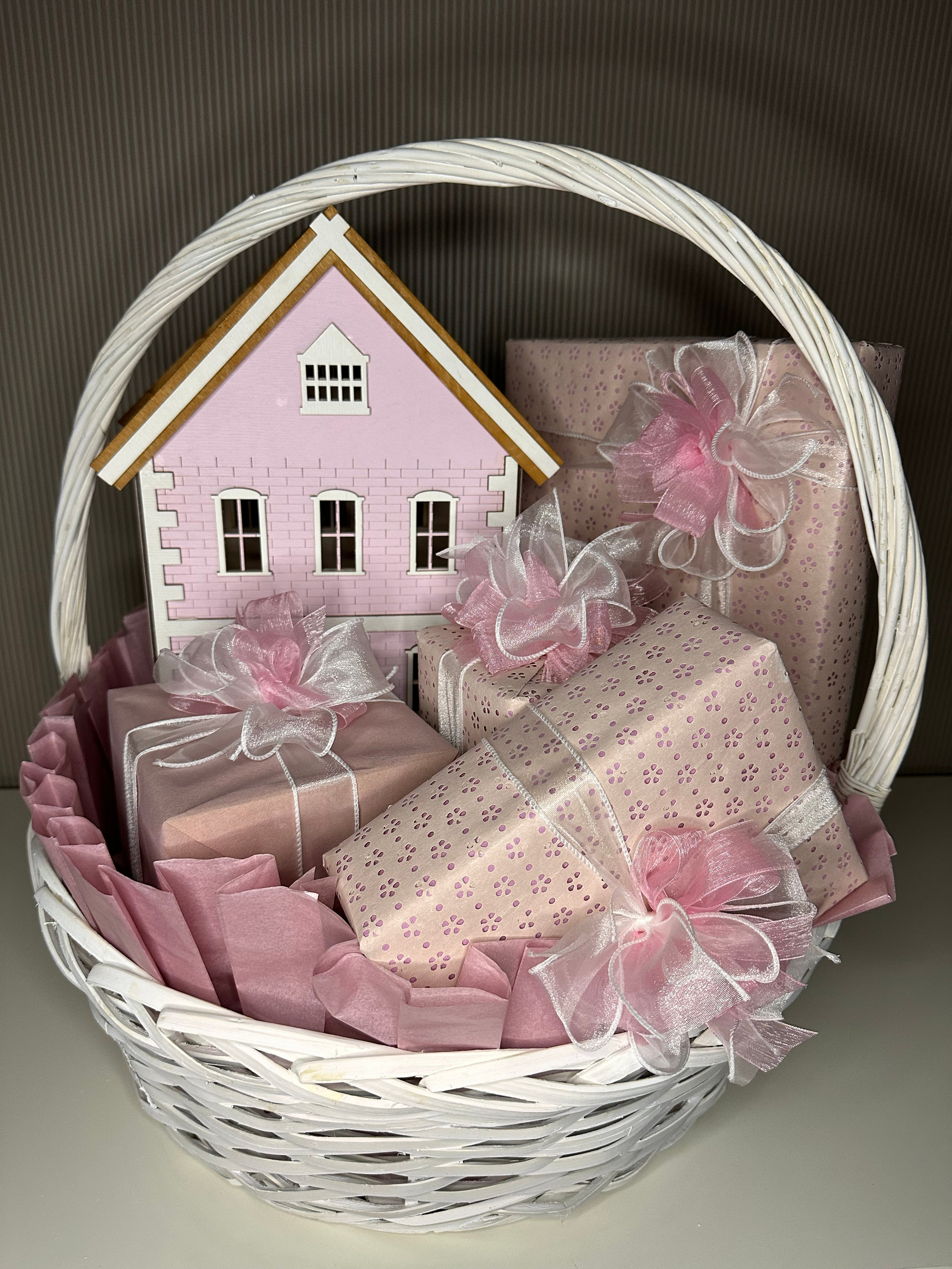 Женская корзина. Студия подарочных наборов «Владия»