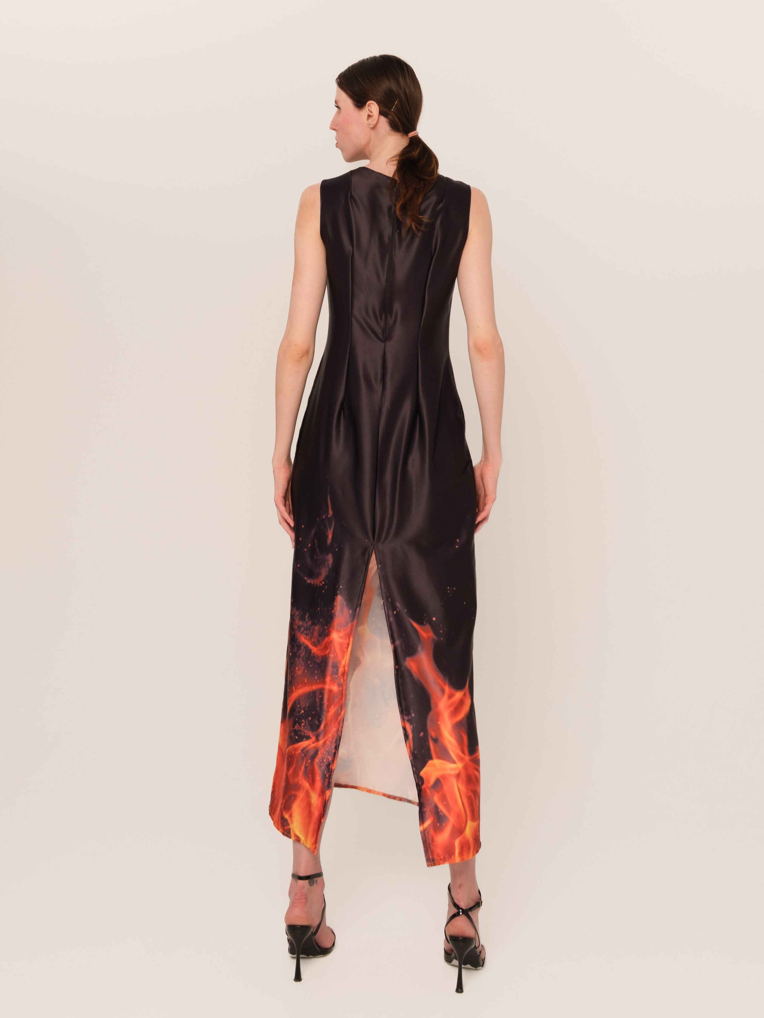 ZHAKOVA BRAND каталог. Мари — фотограф и видеограф из Москвы