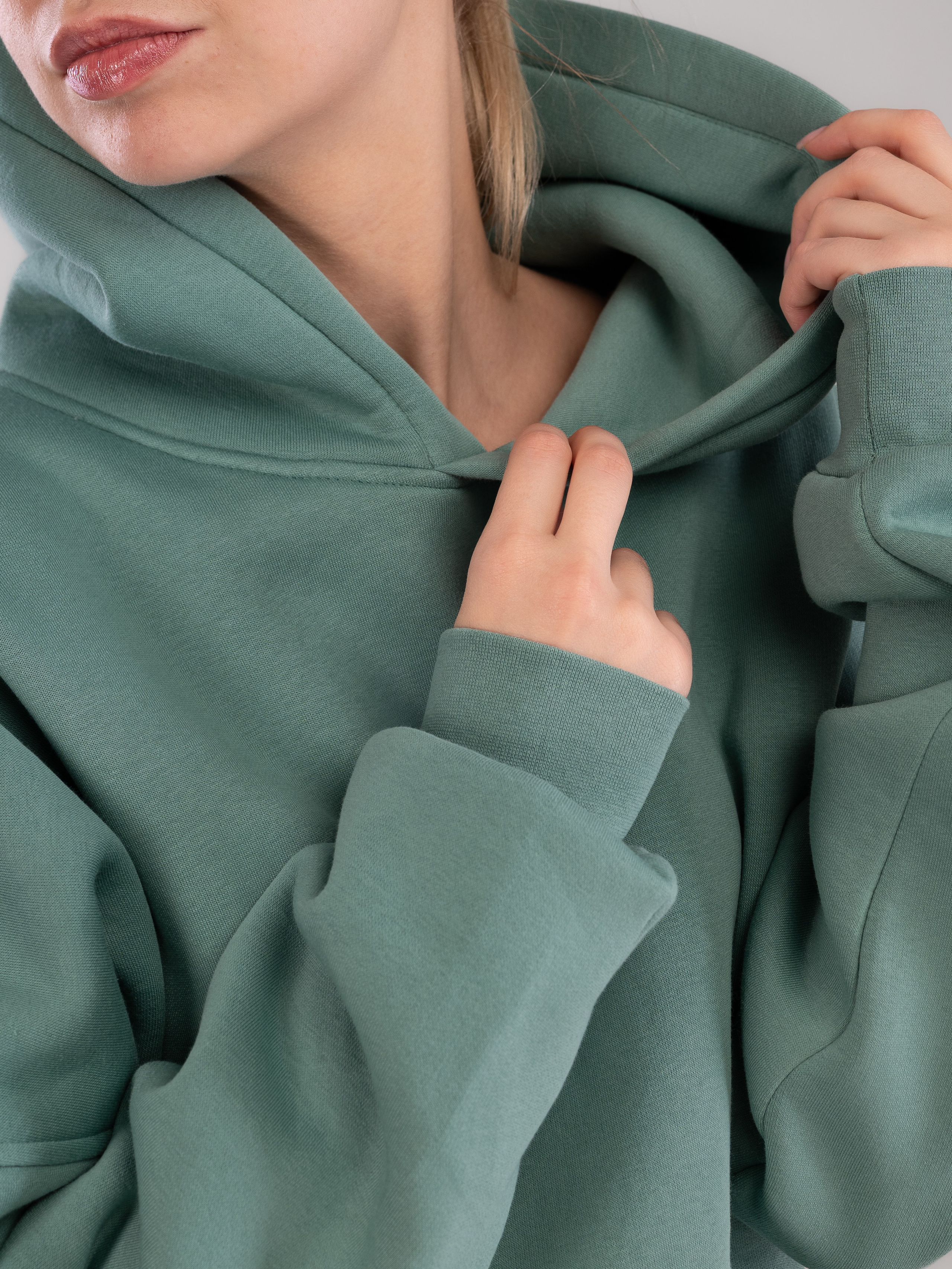 Спортивные костюмы и брюки с большой палитрой цветов!. Предметный фотограф, фото для маркетплейсов Пятигорск, КМВ