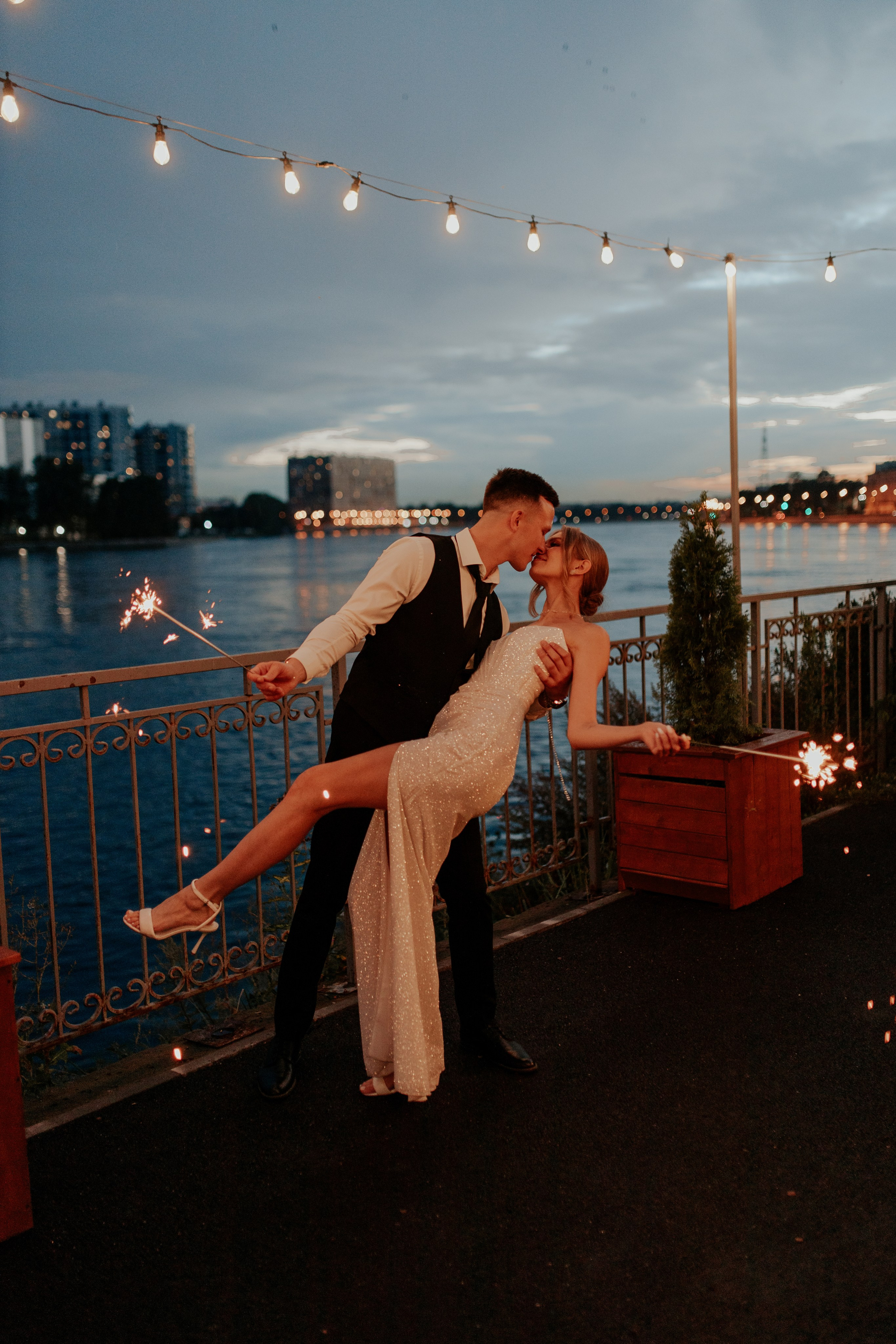 Свадебный банкет в Санкт-Петербурге — Трогательная фотосессия с родными и лавстори. Фотограф в Санкт-Петербурге Лиза Семченкова