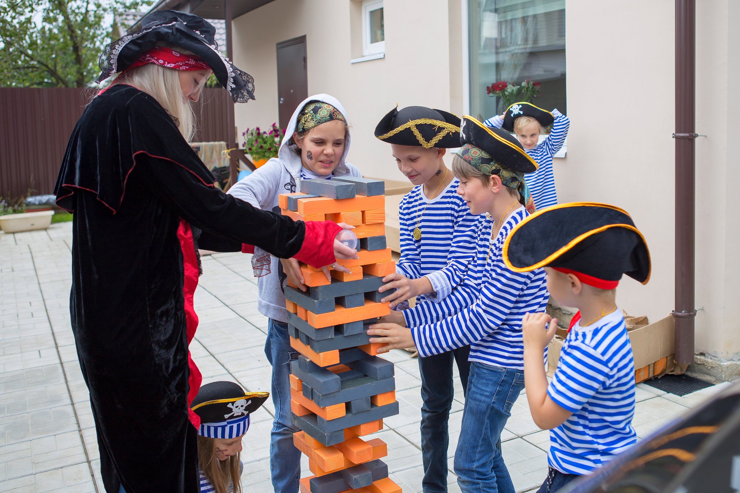 День рождения. Выпускные альбомы для школ и детских садов