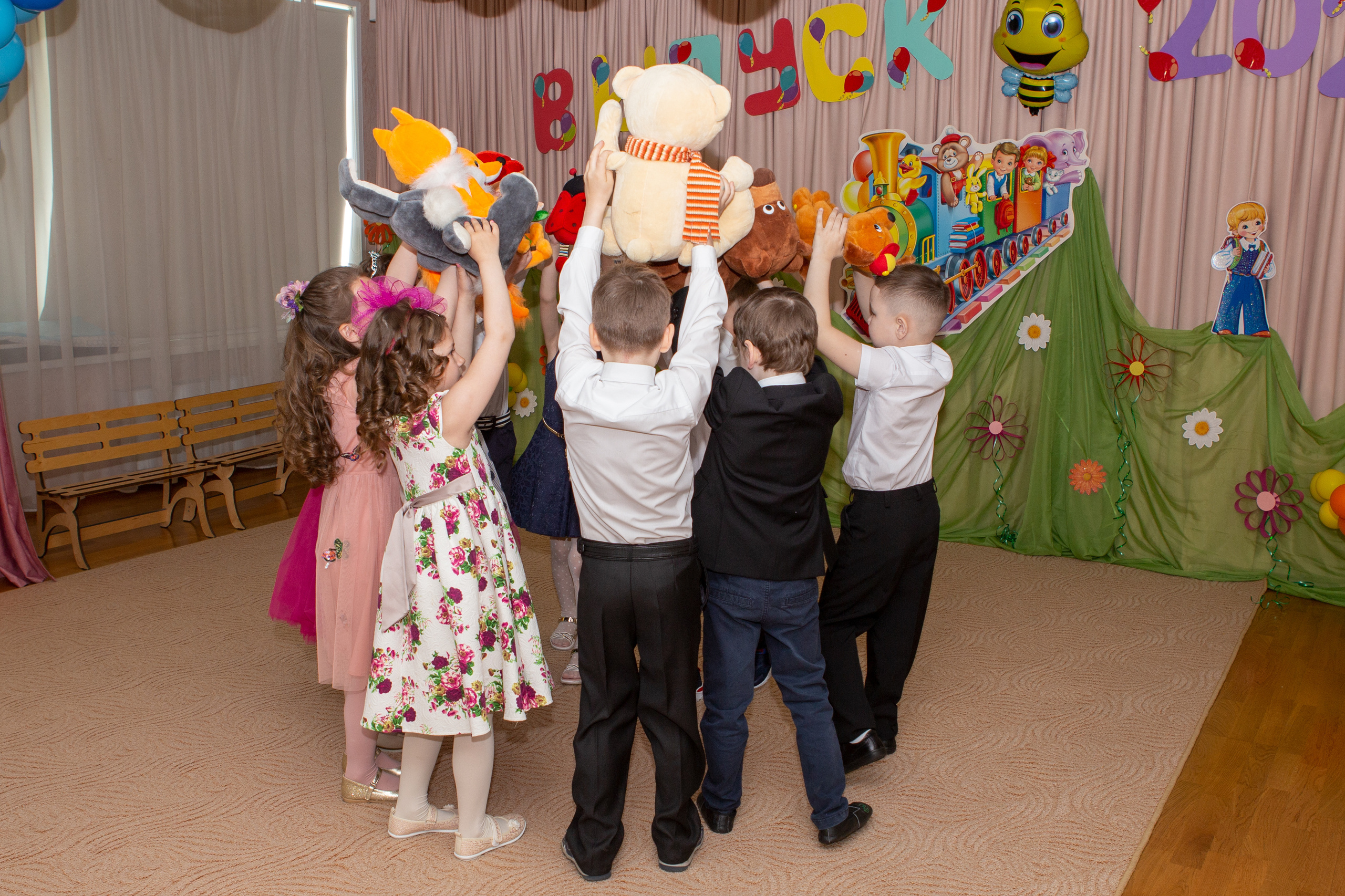 Выпускной в детском саду. Выпускные альбомы для школ и детских садов