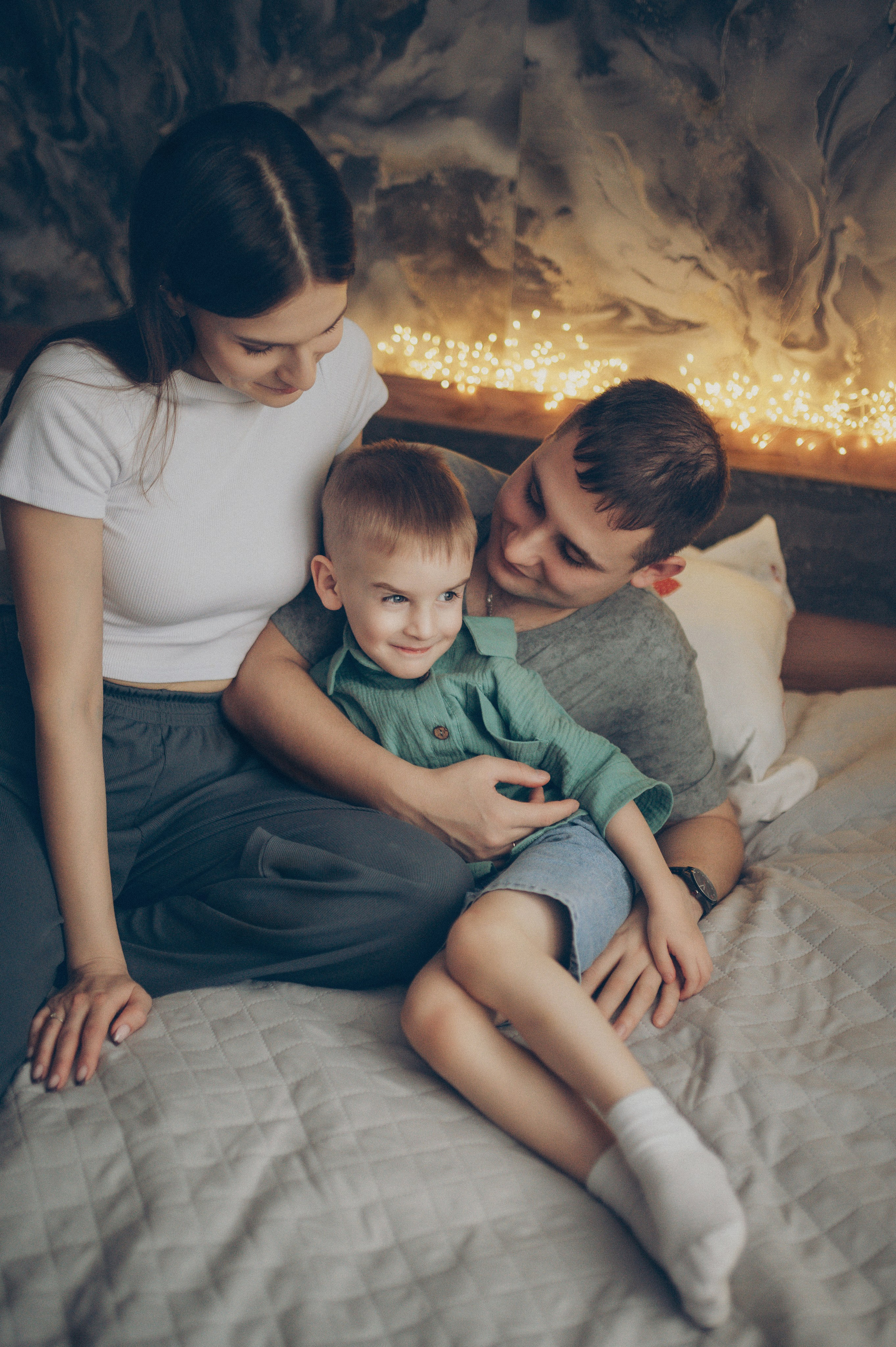 Миша и Тимофей (новогодняя домашняя). Фотограф, г. Лесной Свердловской области