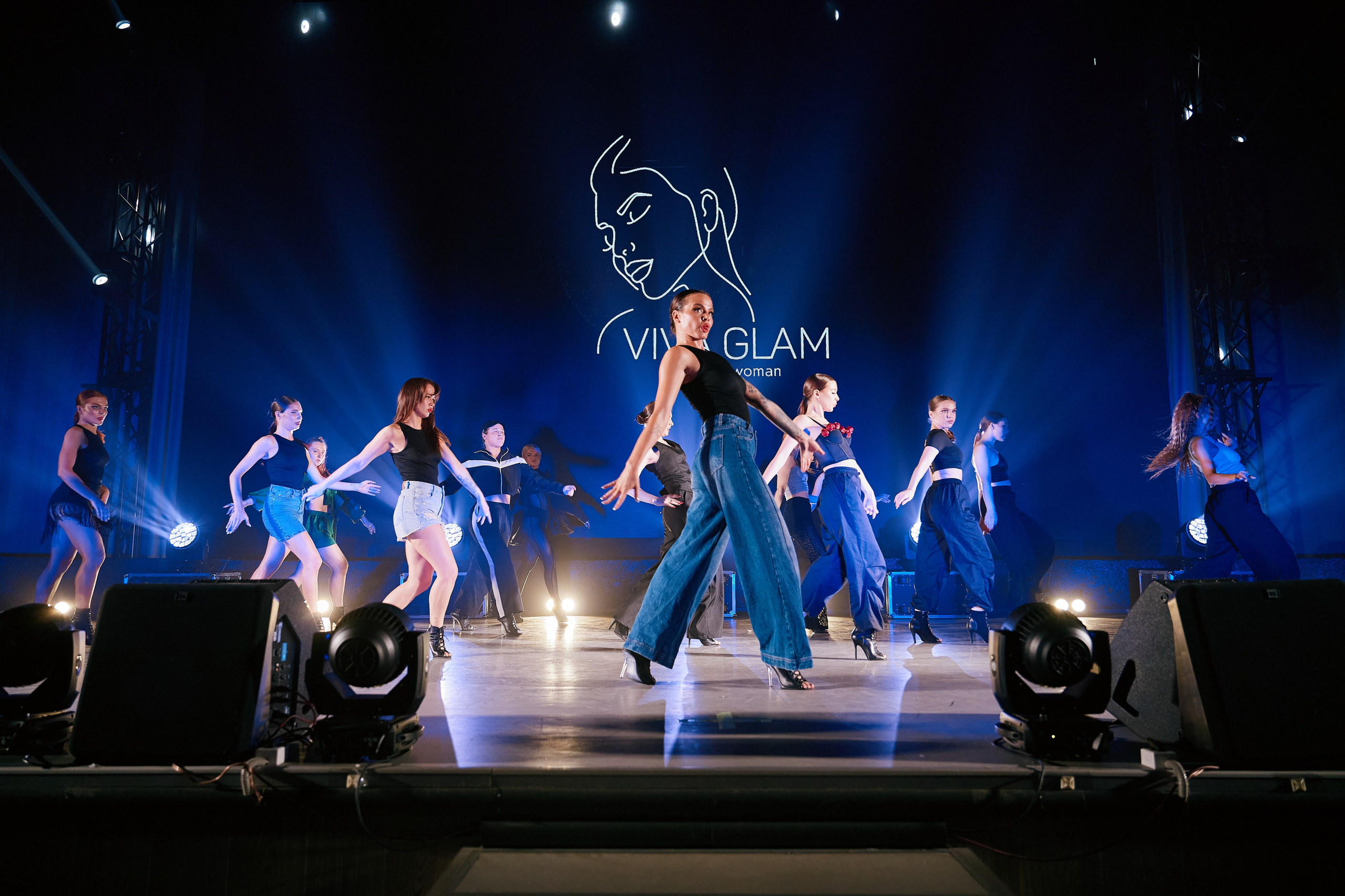 VIVA GLAM Отчетный концерт. Фотограф и видеограф в Кургане Леонид Корнильев