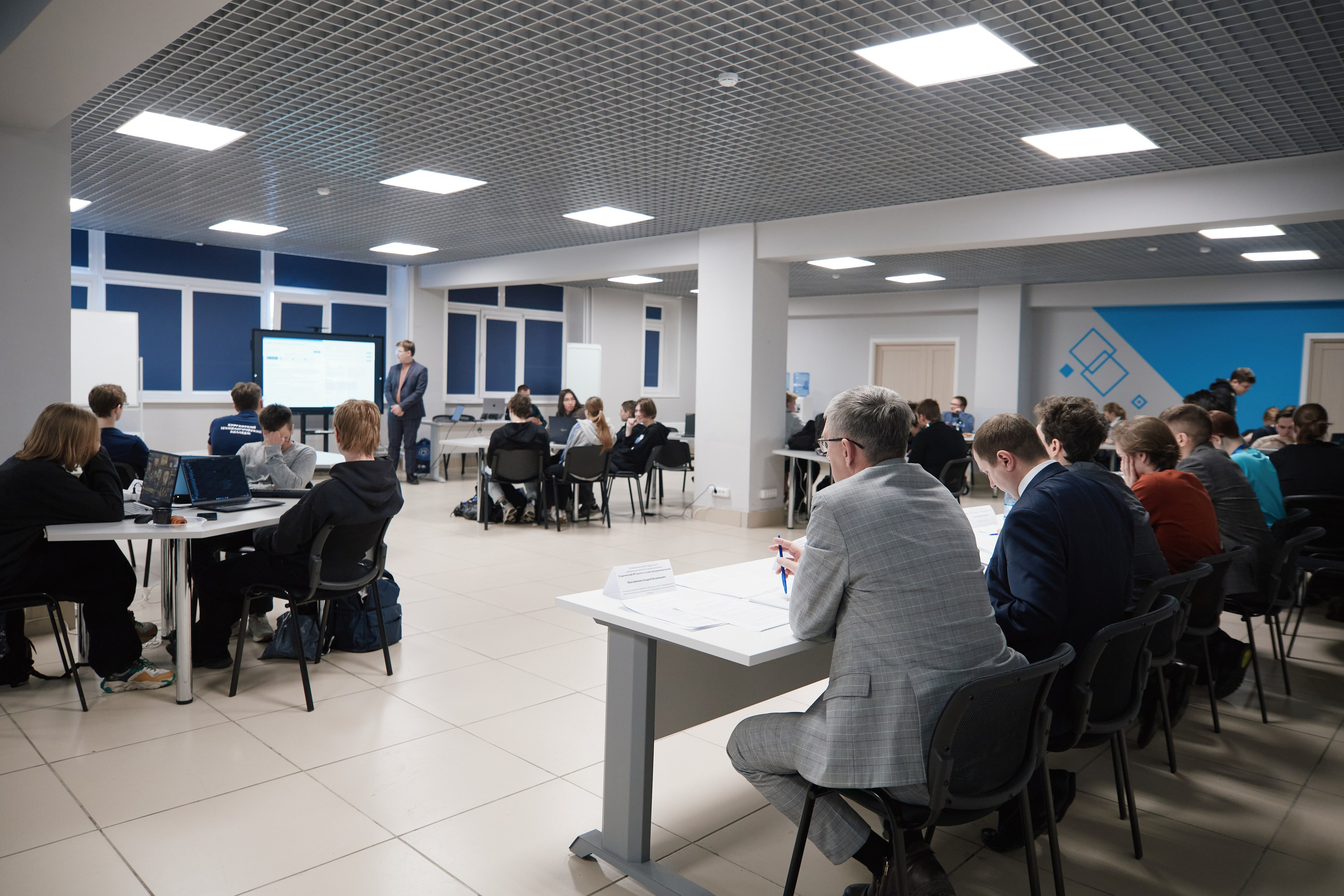 IT- Форум. Фотограф и видеограф в Кургане Леонид Корнильев