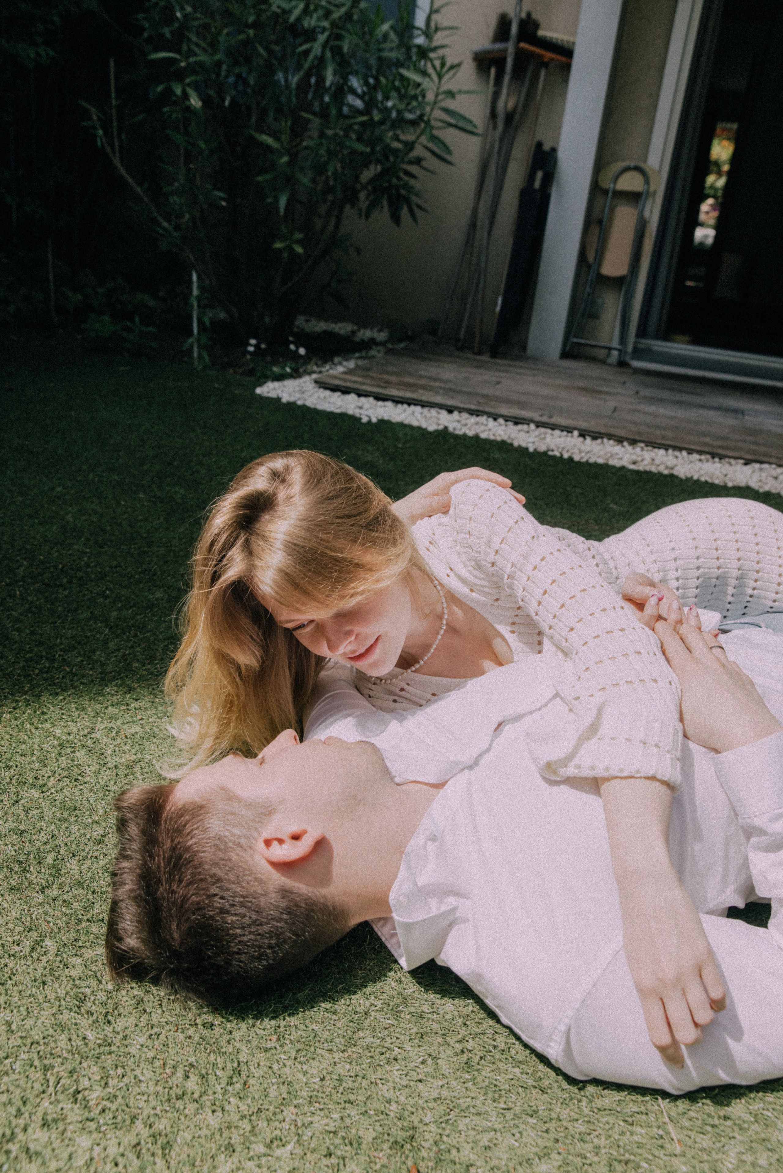 Love comes in the spring. Photographer in Paris
