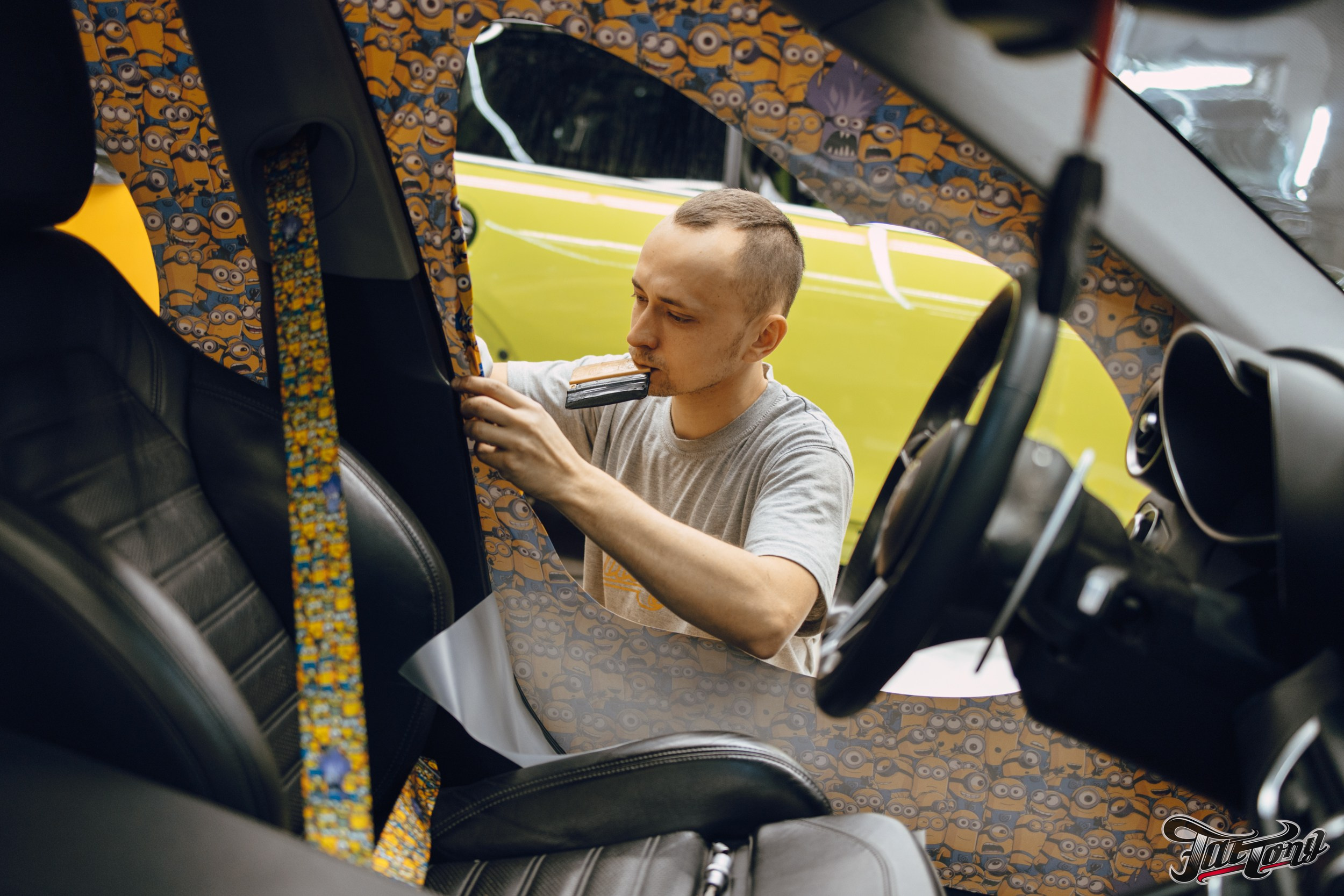 Alfa Romeo Giulia ремни безопасности с принтом и оклейка проемов. DeLorein