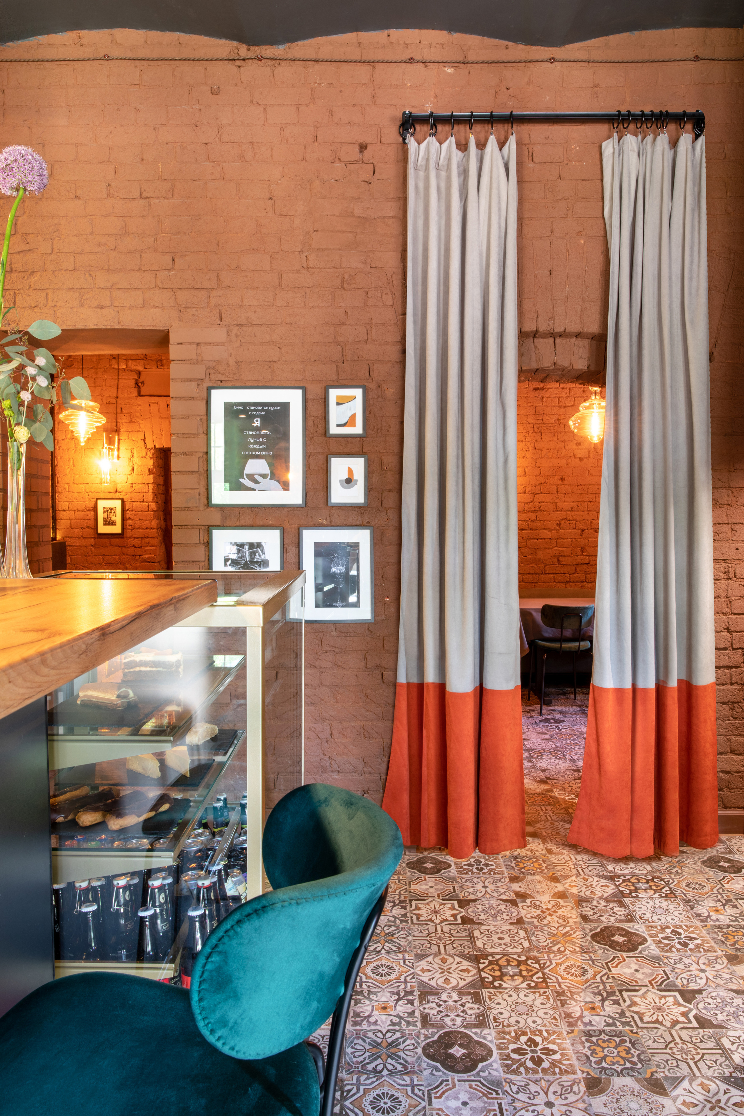 Ресторан «Виноград». Дизайнер интерьера Ксюша Шакирова, создание дизайн проектов под ключ