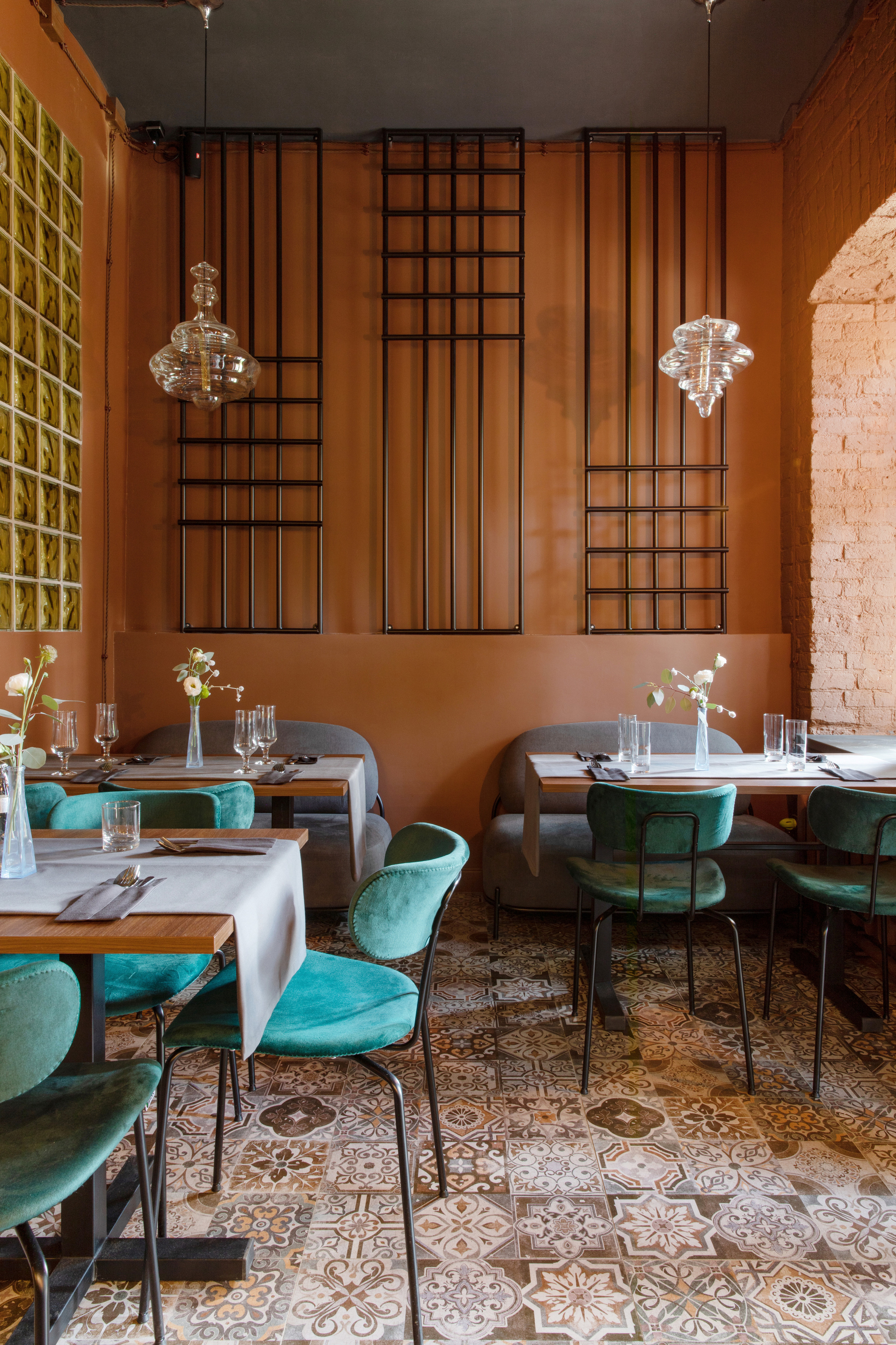 Ресторан «Виноград». Дизайнер интерьера Ксюша Шакирова, создание дизайн проектов под ключ