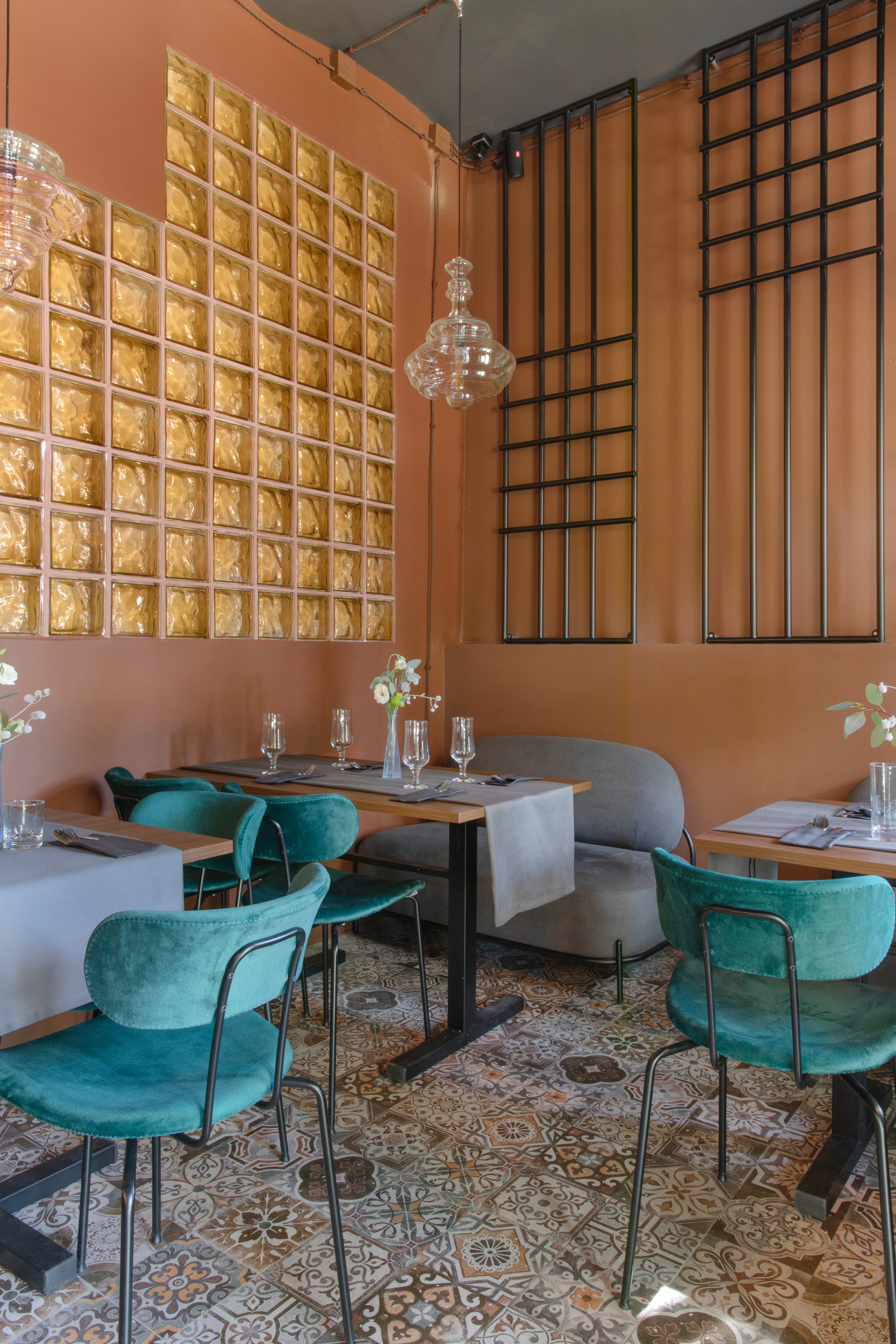 Ресторан «Виноград». Дизайнер интерьера Ксюша Шакирова, создание дизайн проектов под ключ